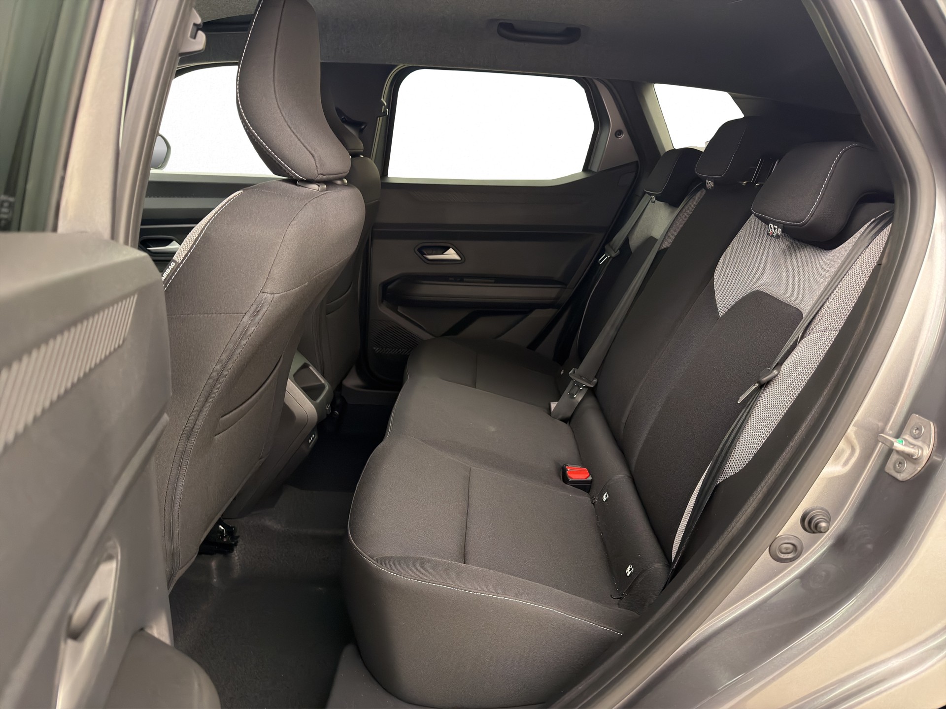 DACIA Duster 1.8 Hybrid Journey-image-12