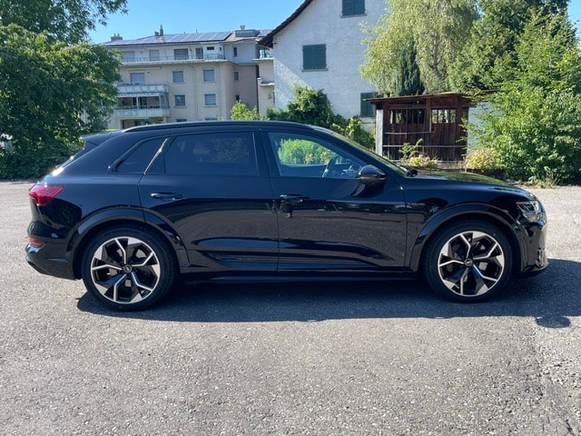 AUDI e-tron S quattro-image-4