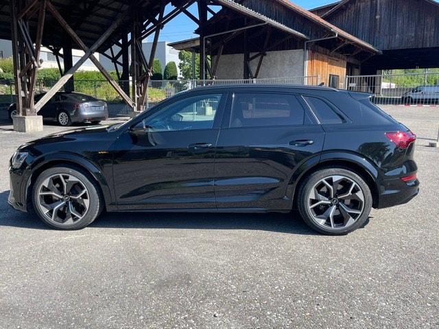 AUDI e-tron S quattro-image-7