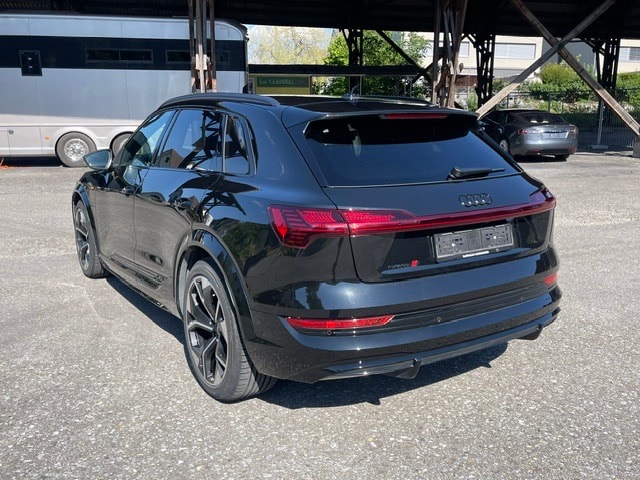 AUDI e-tron S quattro-image-6