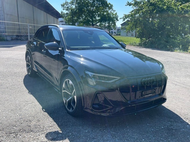 AUDI e-tron S quattro-image-3