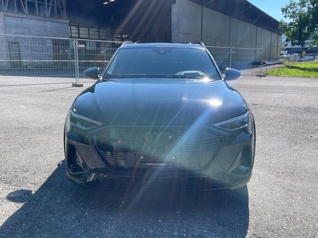 AUDI e-tron S quattro-image-2