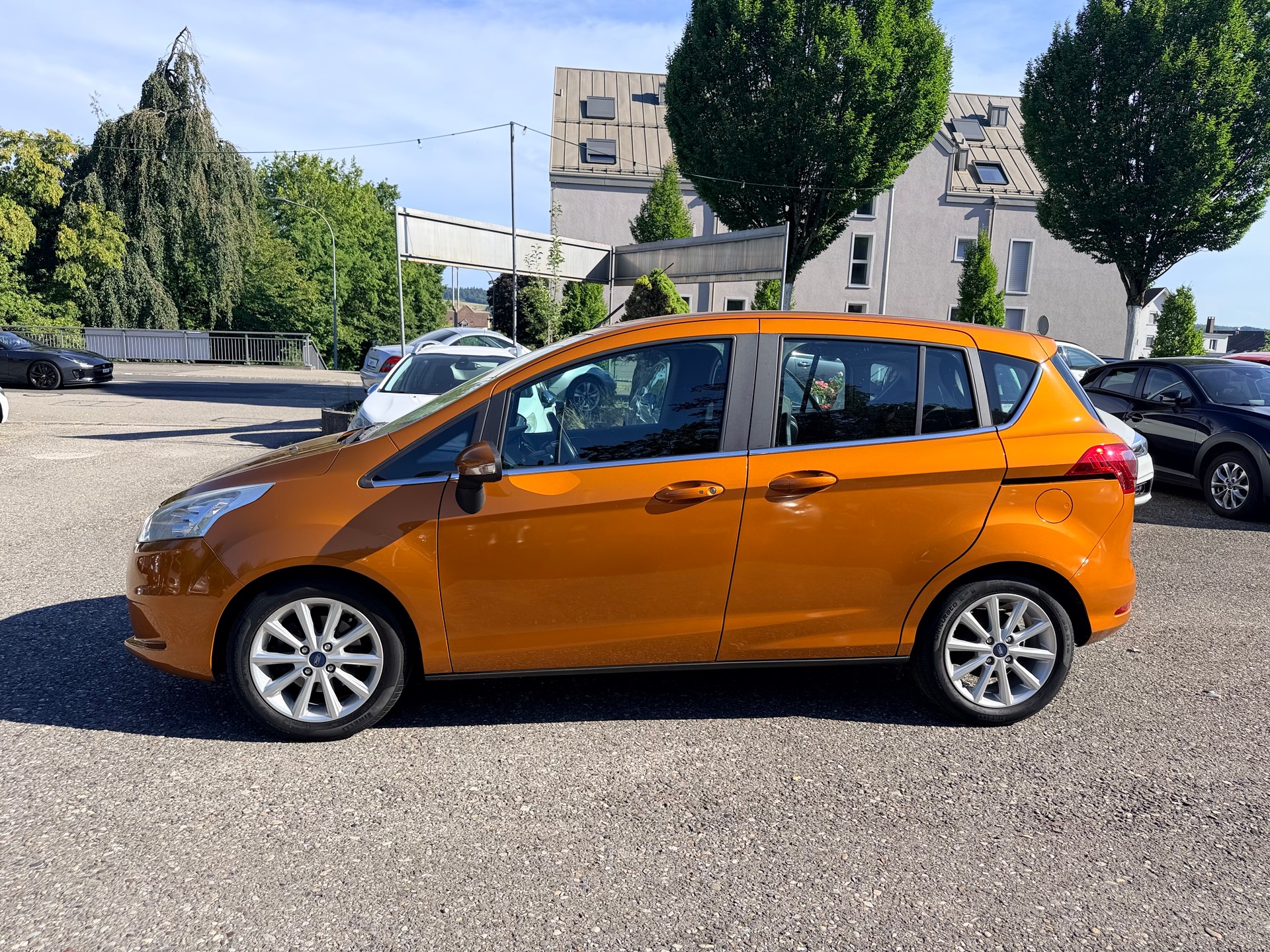 FORD B-Max 1.0 SCTi Titanium-image-1
