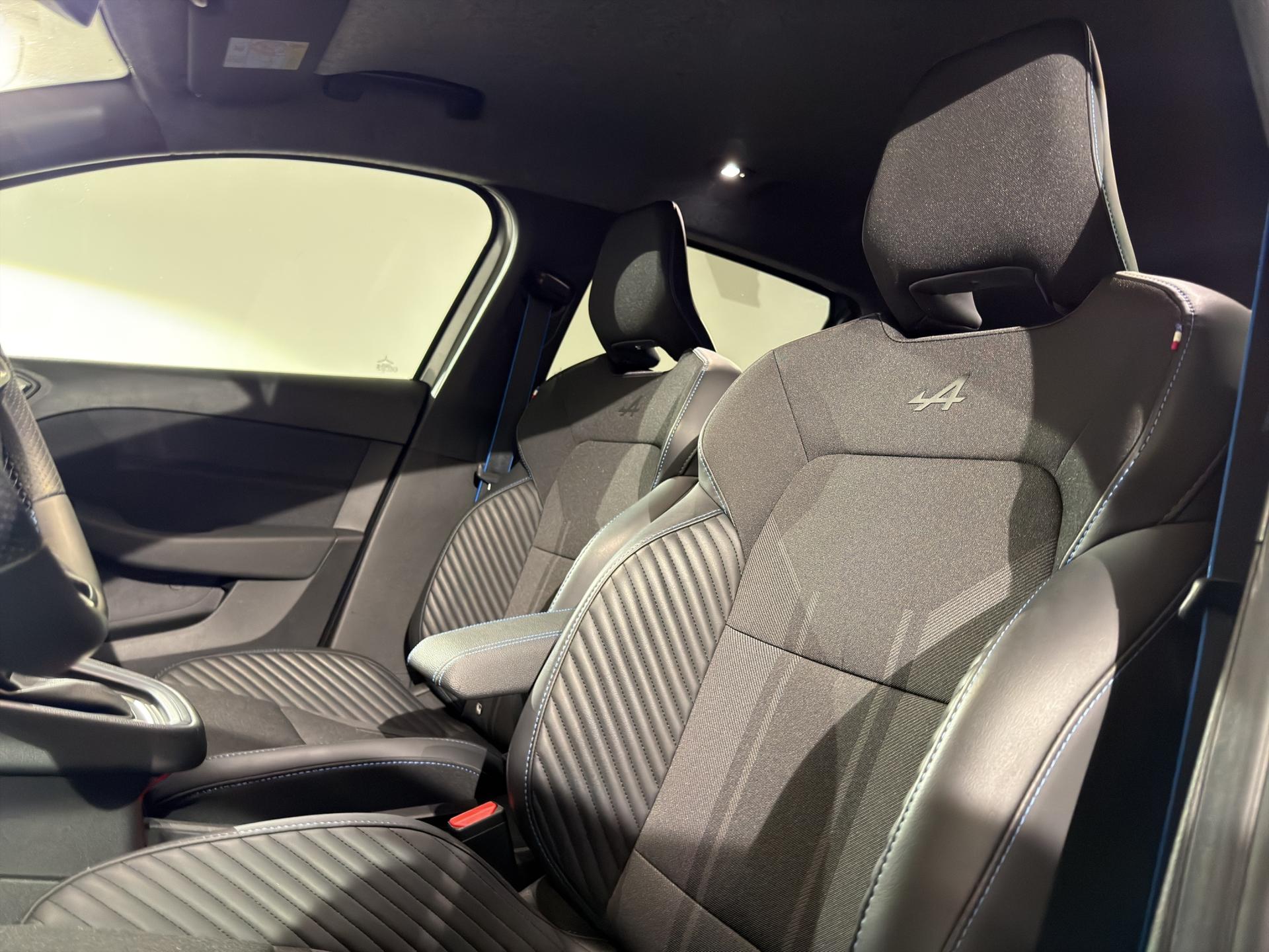 RENAULT Clio 1.6 E-Tech Esprit Alpine-image-18