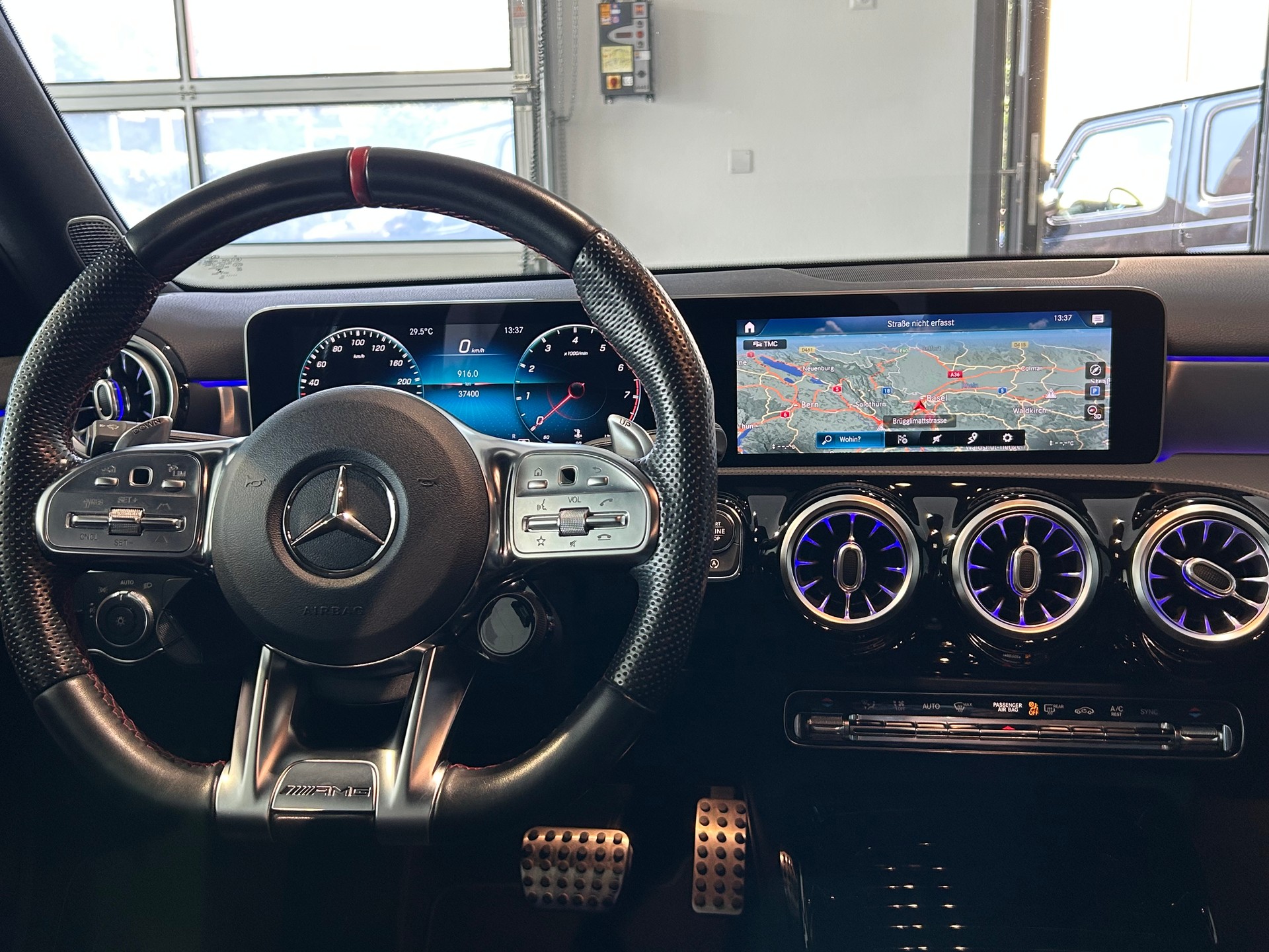 MERCEDES-BENZ A 35 AMG 4Matic Speedshift-image-15
