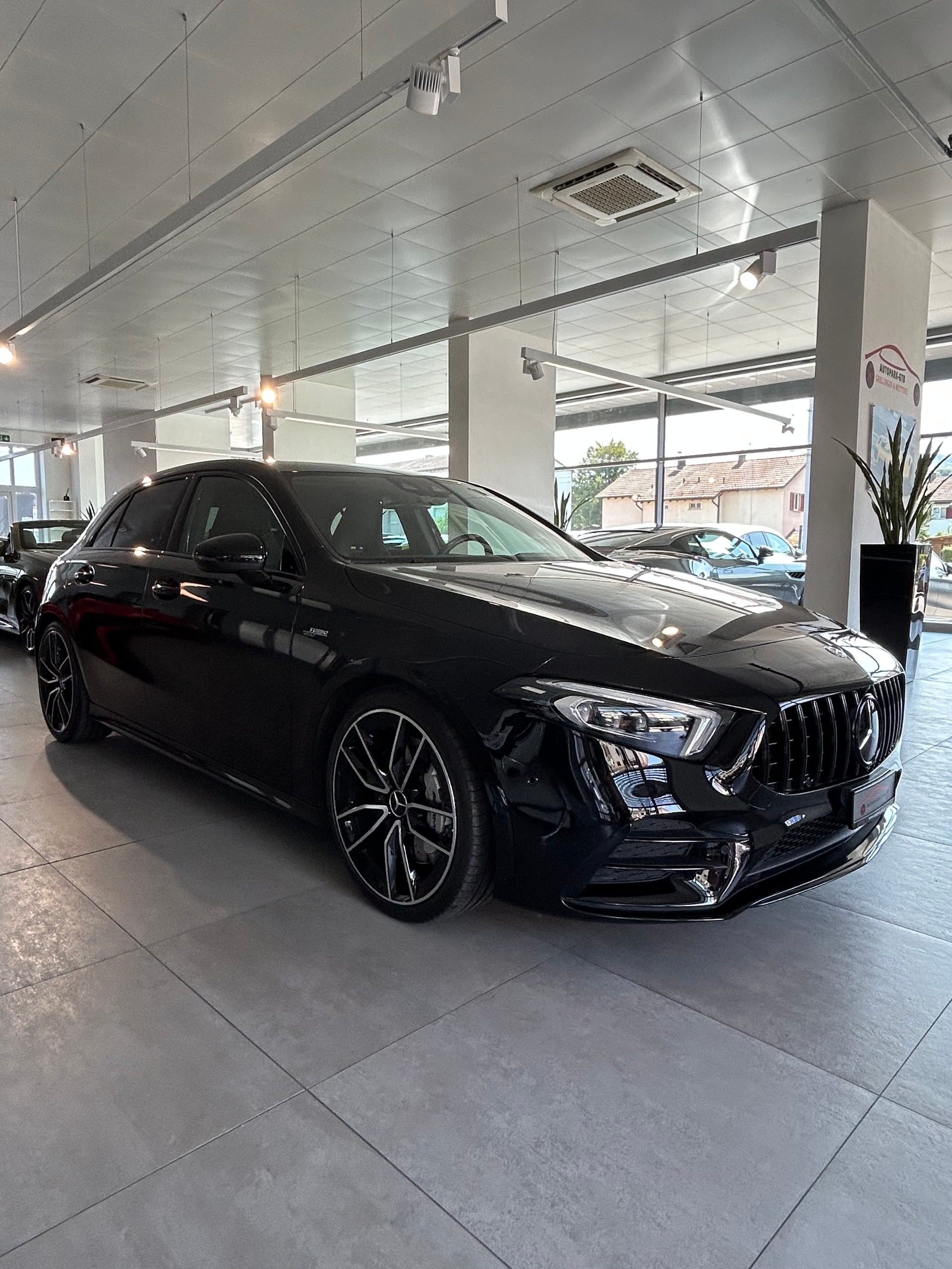 MERCEDES-BENZ A 35 AMG 4Matic Speedshift-image-1