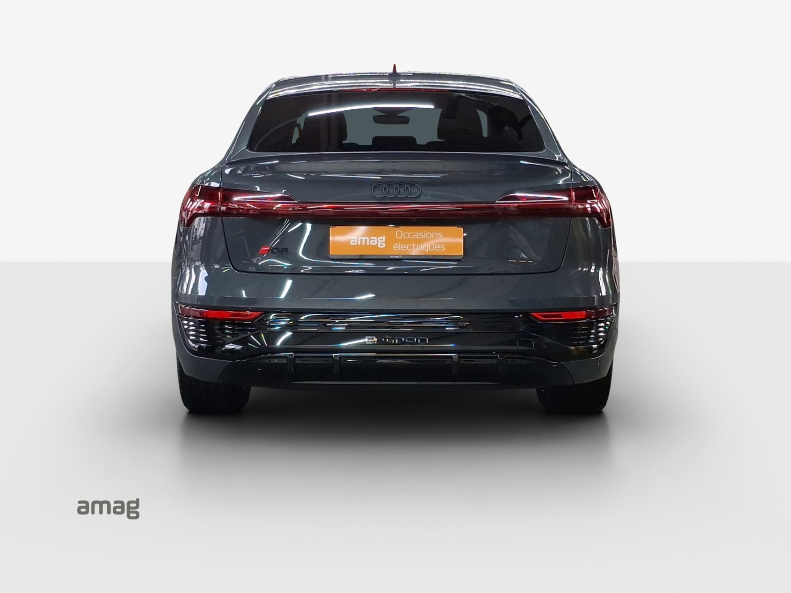 AUDI Q8 Sportback 55 e-tron Black Edition quattro-image-4
