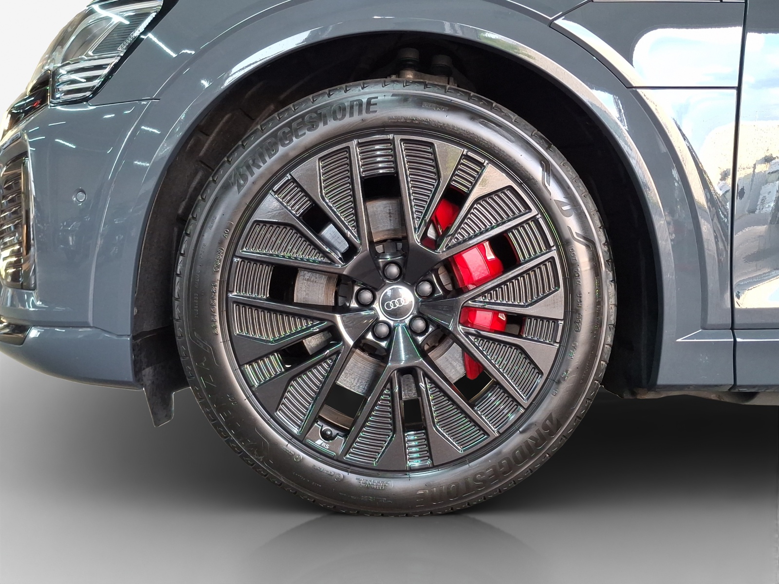 AUDI Q8 Sportback 55 e-tron Black Edition quattro-image-15