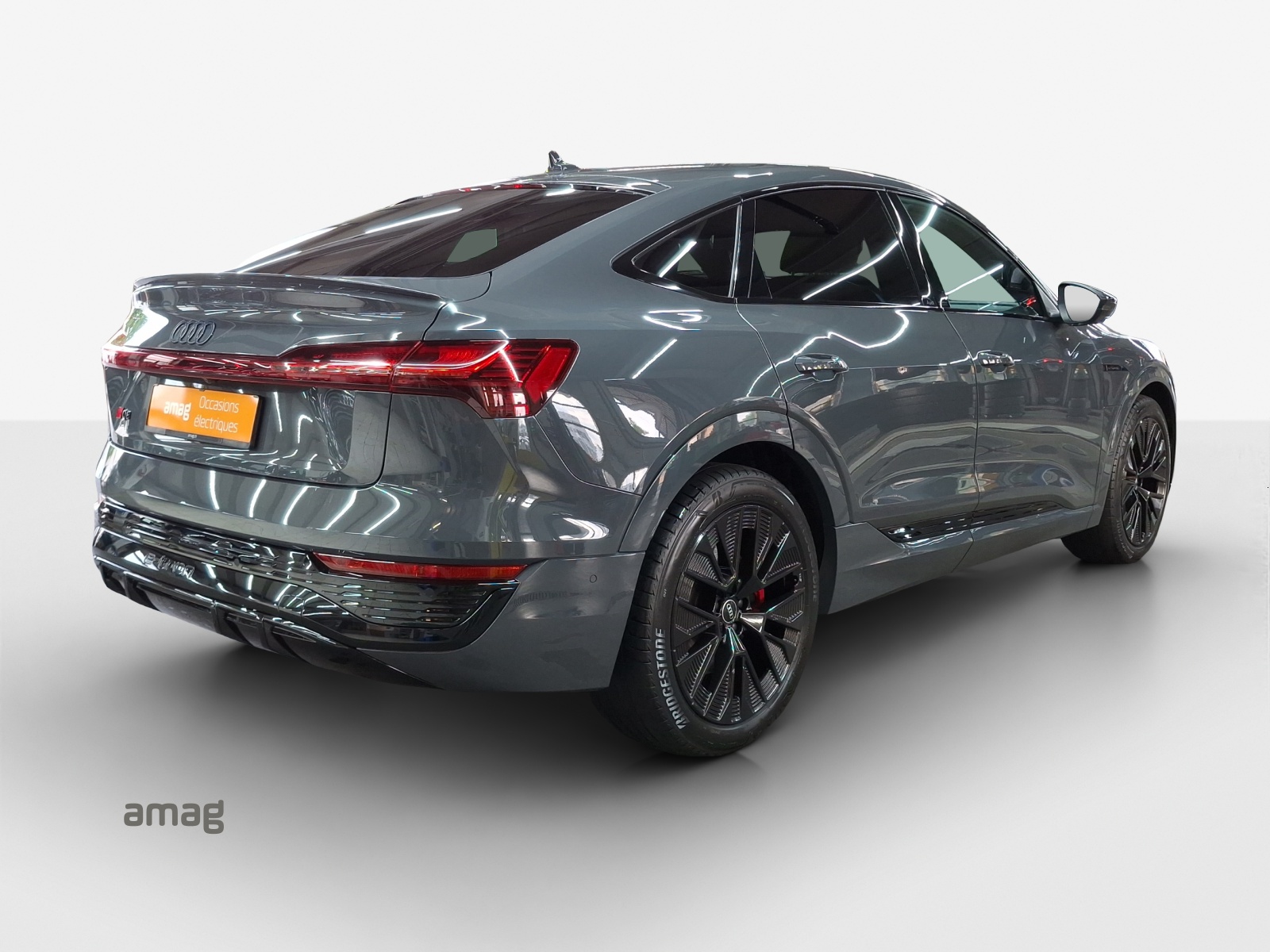 AUDI Q8 Sportback 55 e-tron Black Edition quattro-image-5