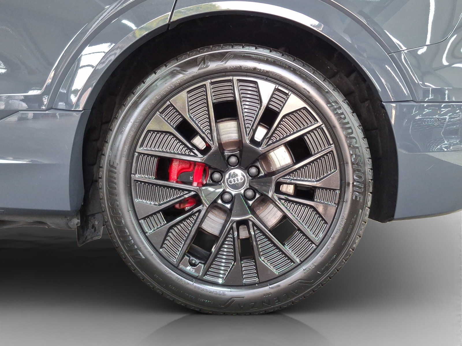AUDI Q8 Sportback 55 e-tron Black Edition quattro-image-14