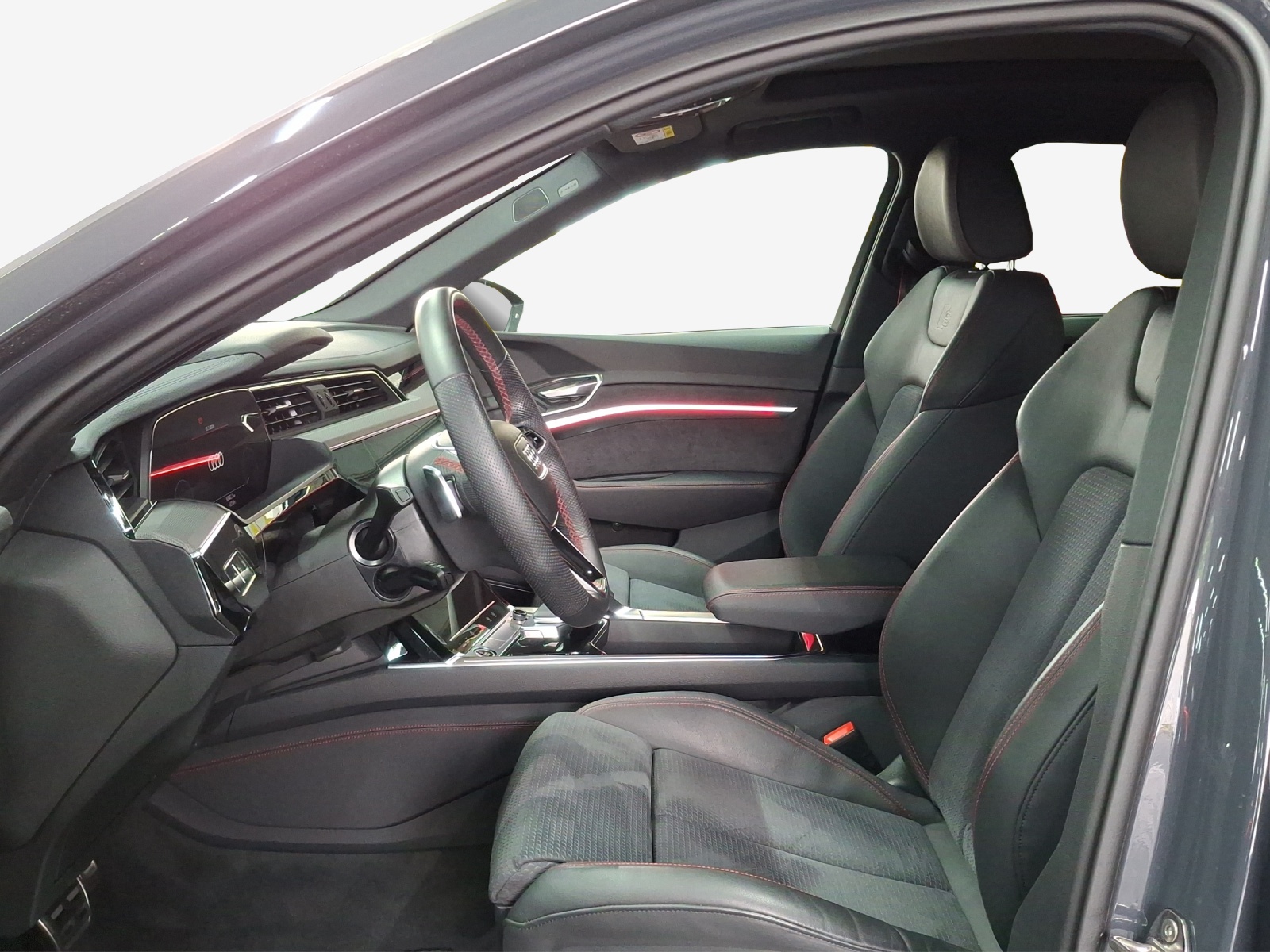 AUDI Q8 Sportback 55 e-tron Black Edition quattro-image-8