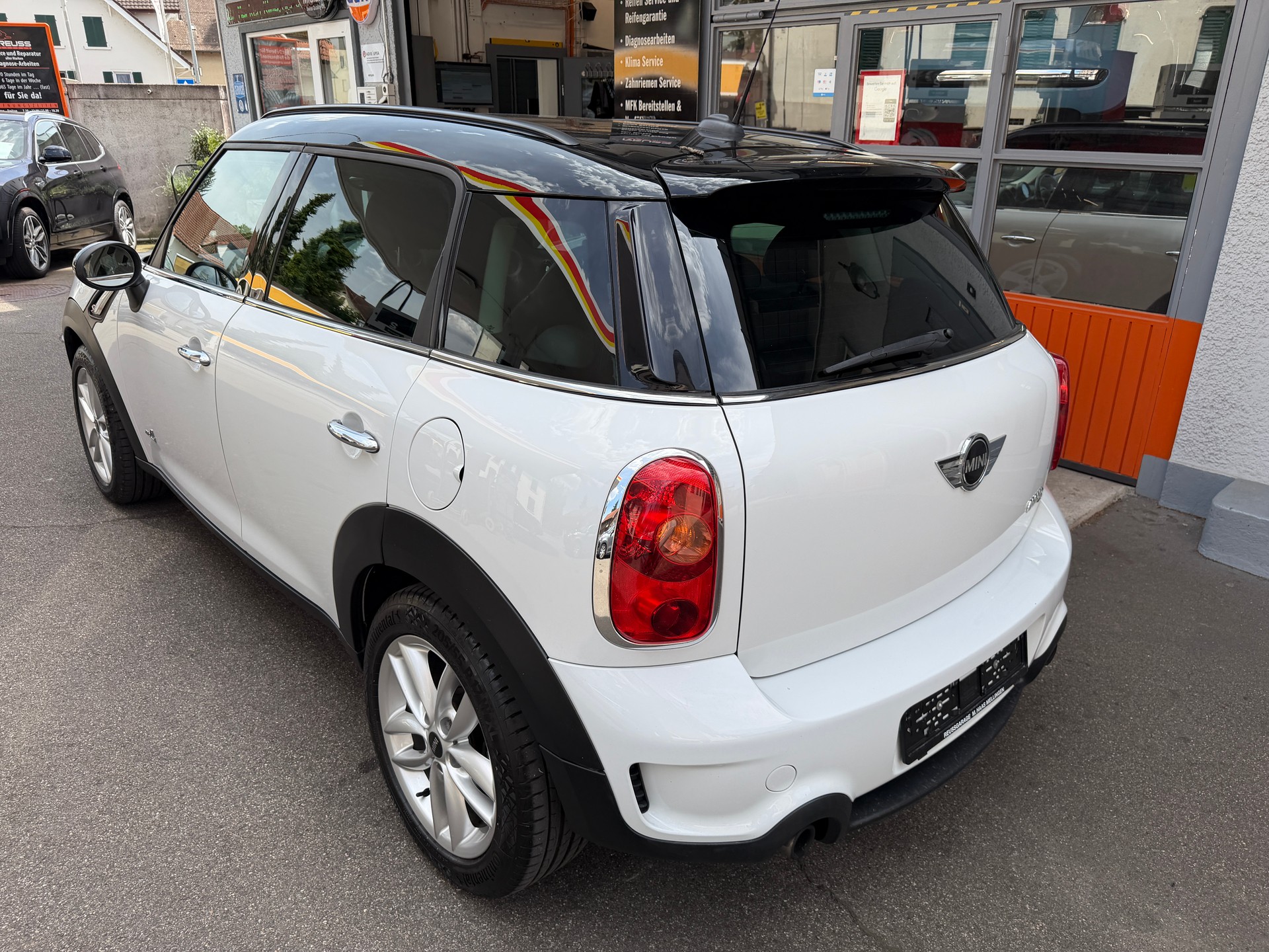 MINI Countryman Cooper S ALL4-image-2