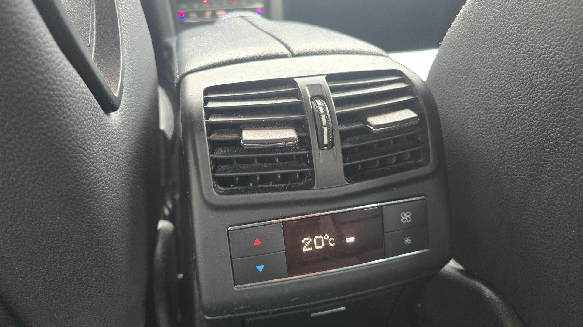 MERCEDES-BENZ E 250 CDI 4Matic 7G-Tronic-image-8
