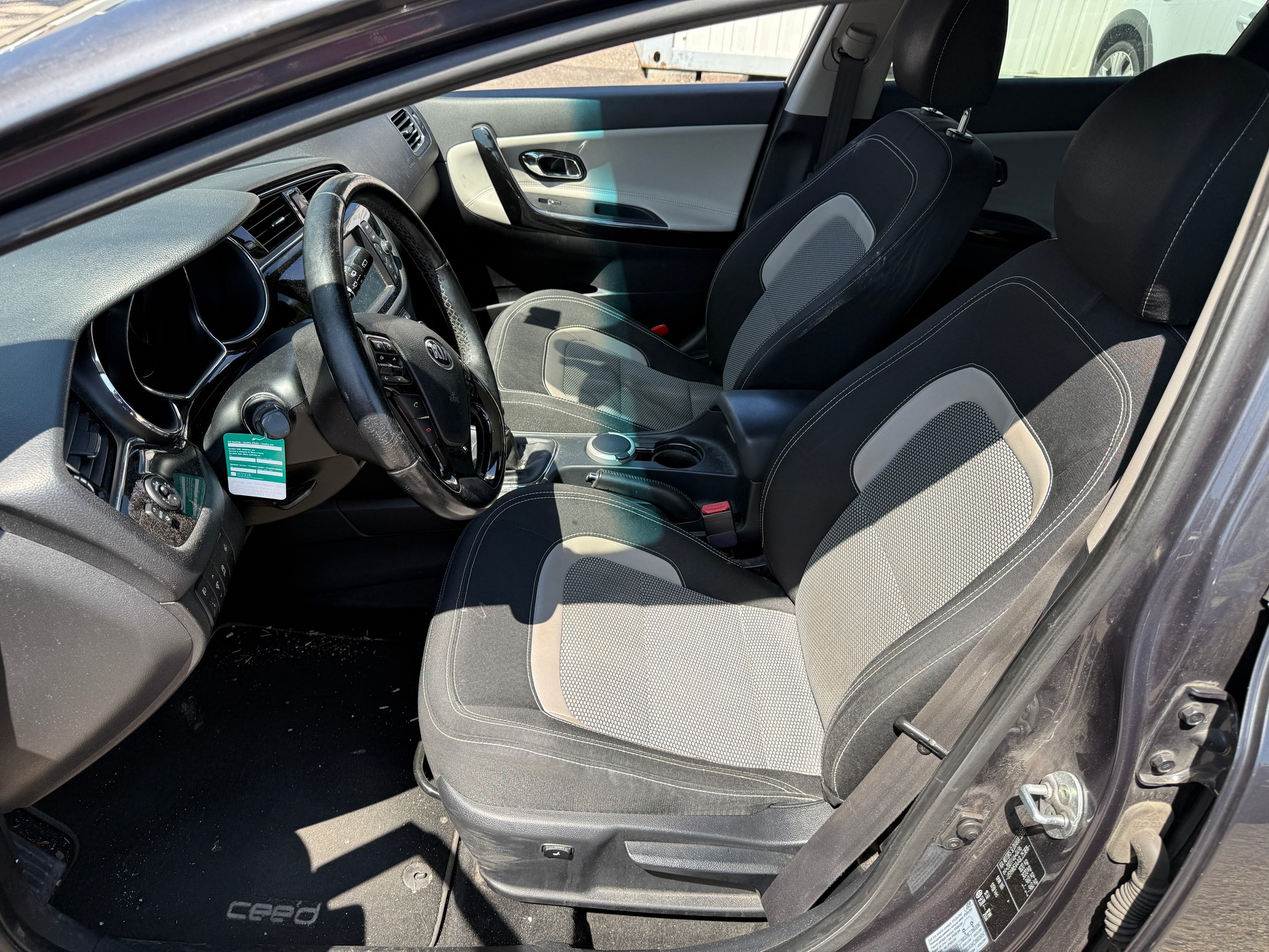 KIA Cee'd 1.0 T-GDi Swiss Champion-image-6
