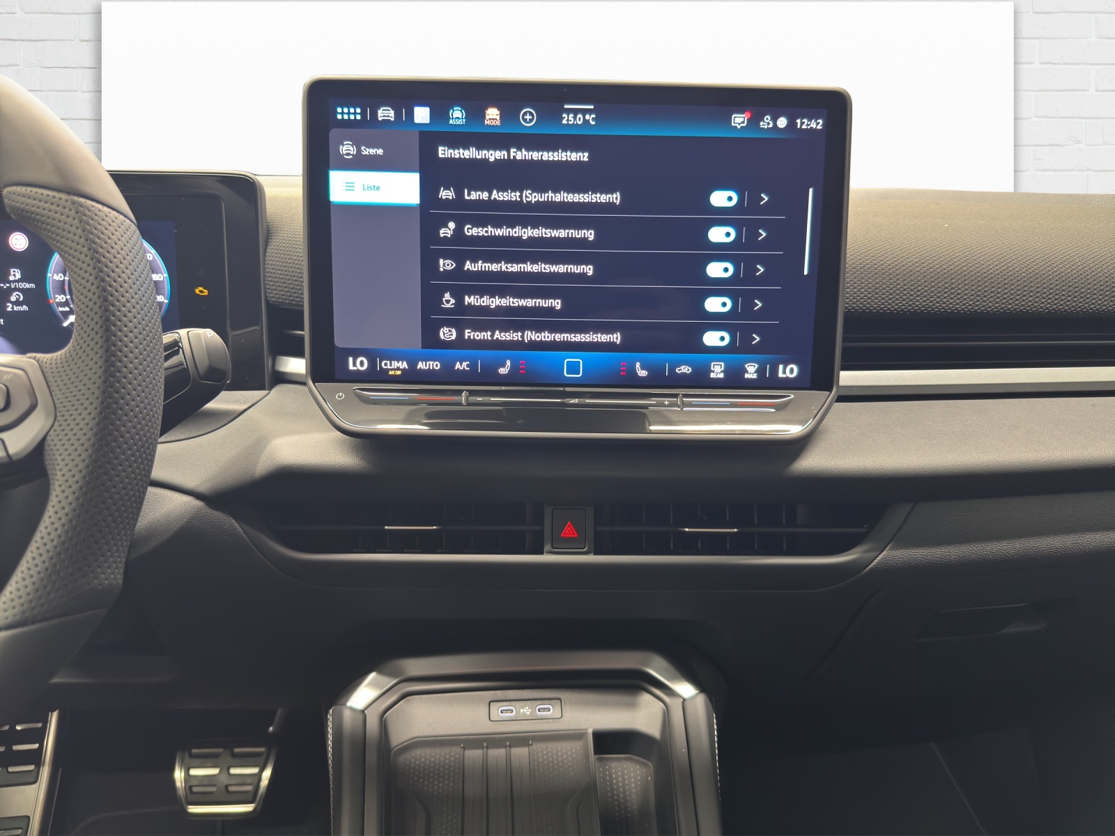 VW T-Roc 1.5 eTSI R-Line DSG-image-8