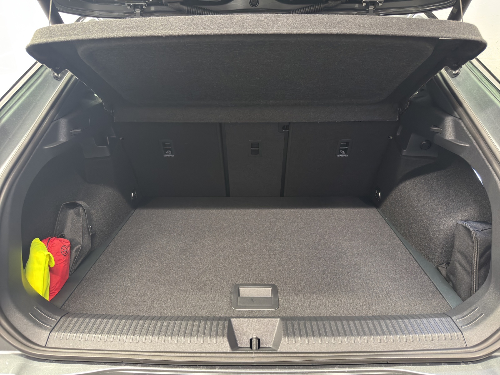 VW T-Roc 1.5 eTSI R-Line DSG-image-10