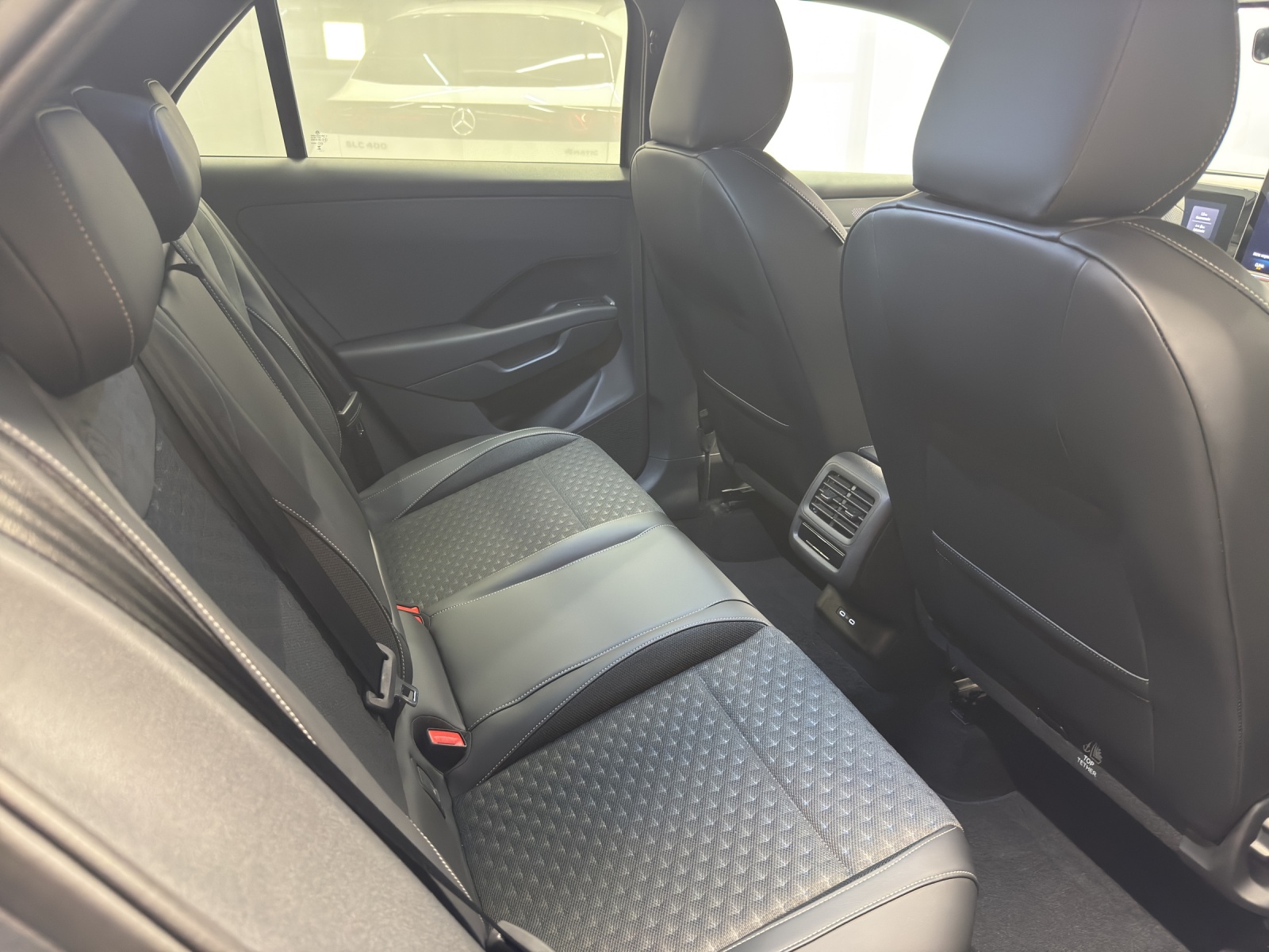 VW T-Roc 1.5 eTSI R-Line DSG-image-9
