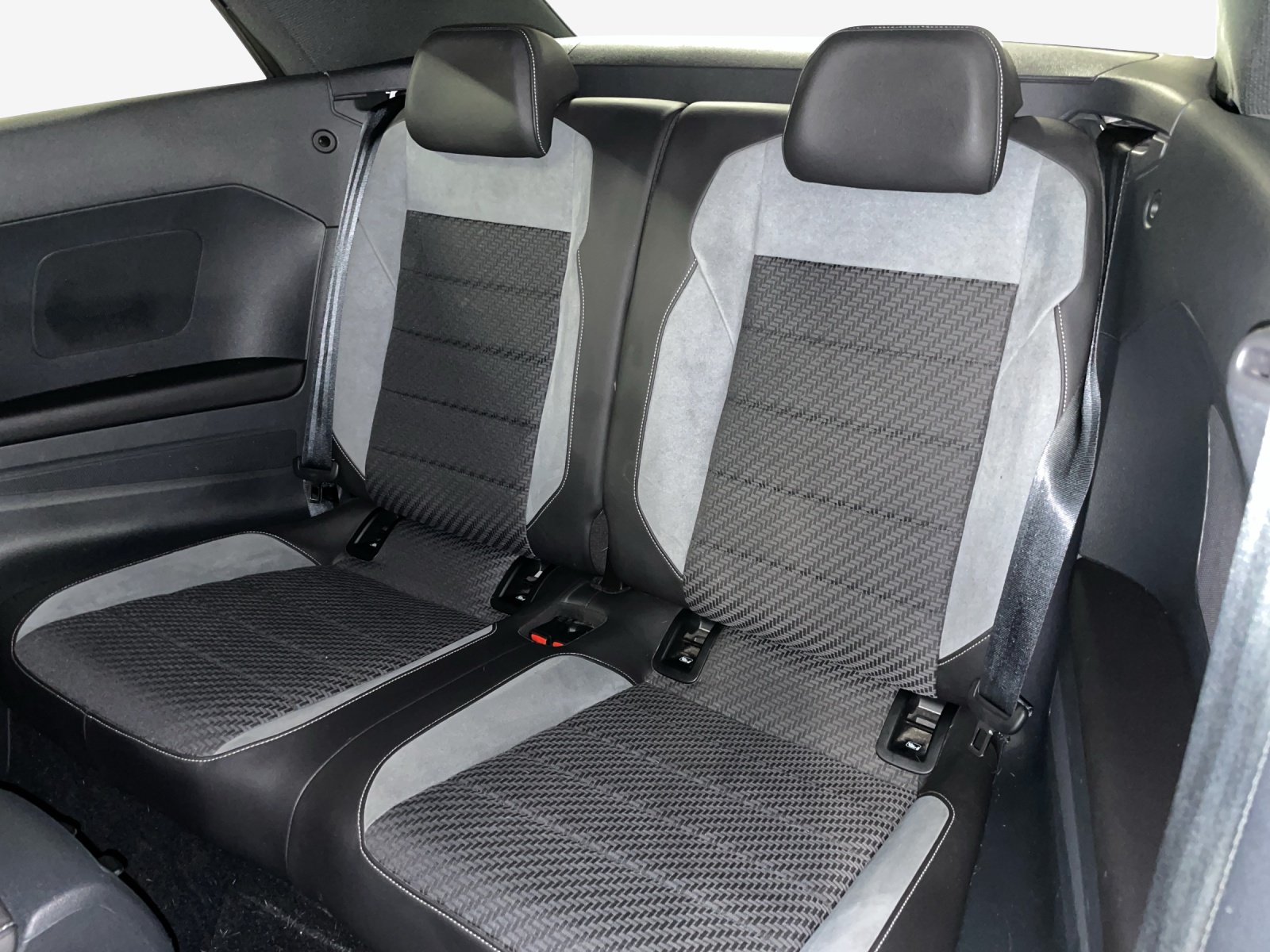 VW T-Roc Cabriolet 1.5 TSI EVO R-Line DSG-image-11