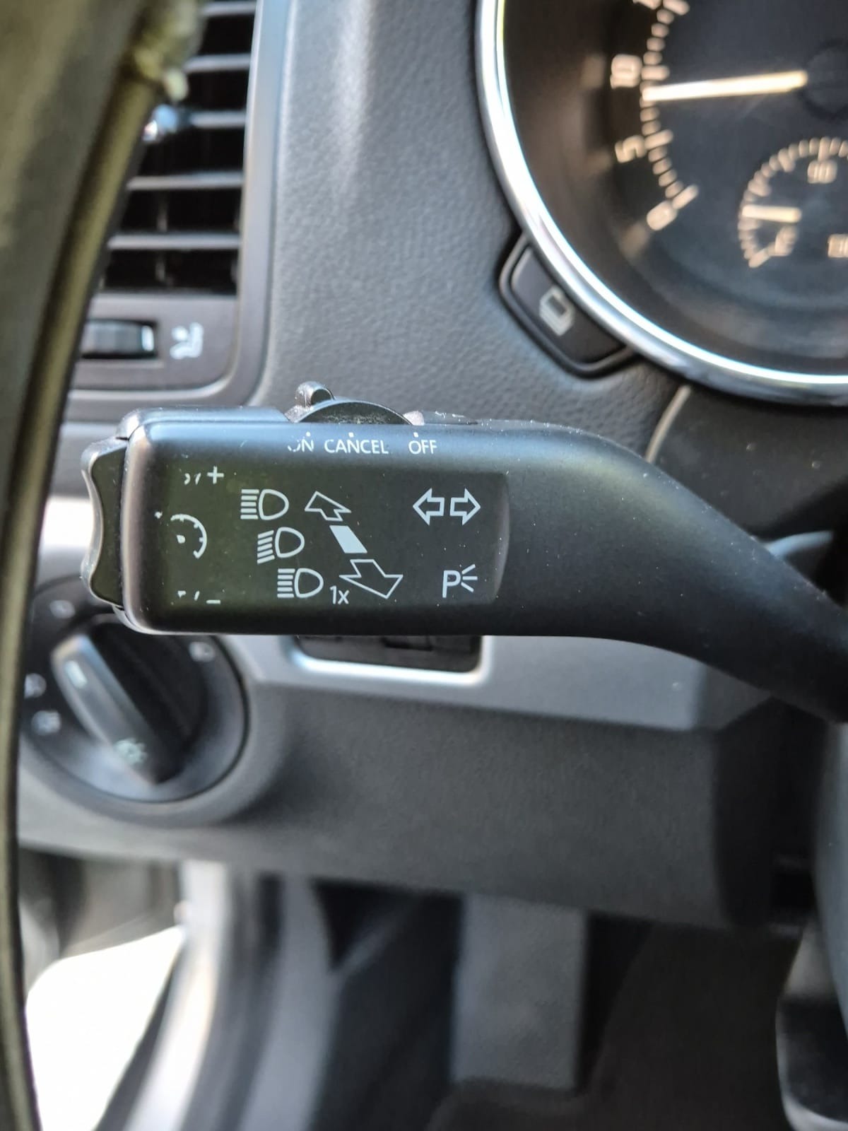SKODA Yeti 2.0 TDI Active Outdoor 4x4 DSG-image-15