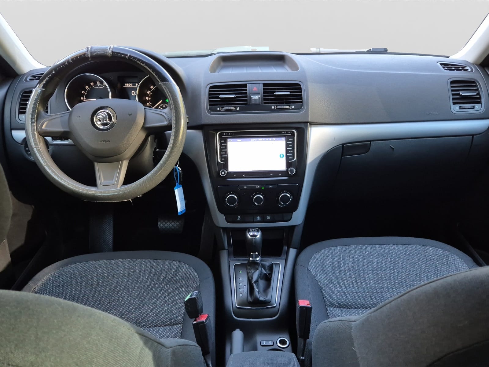 SKODA Yeti 2.0 TDI Active Outdoor 4x4 DSG-image-13