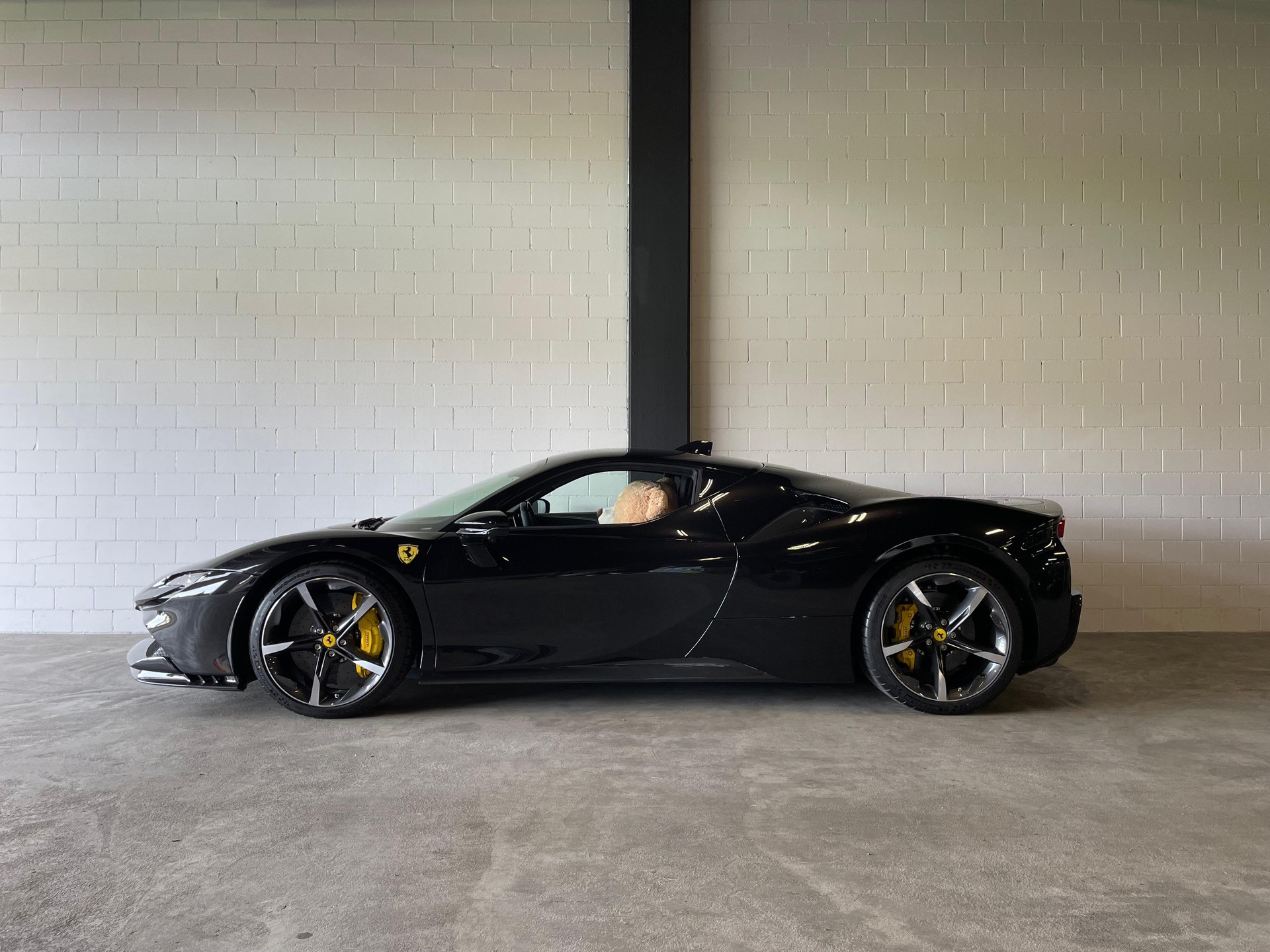 FERRARI SF90 Stradale Full Carbon-image-0