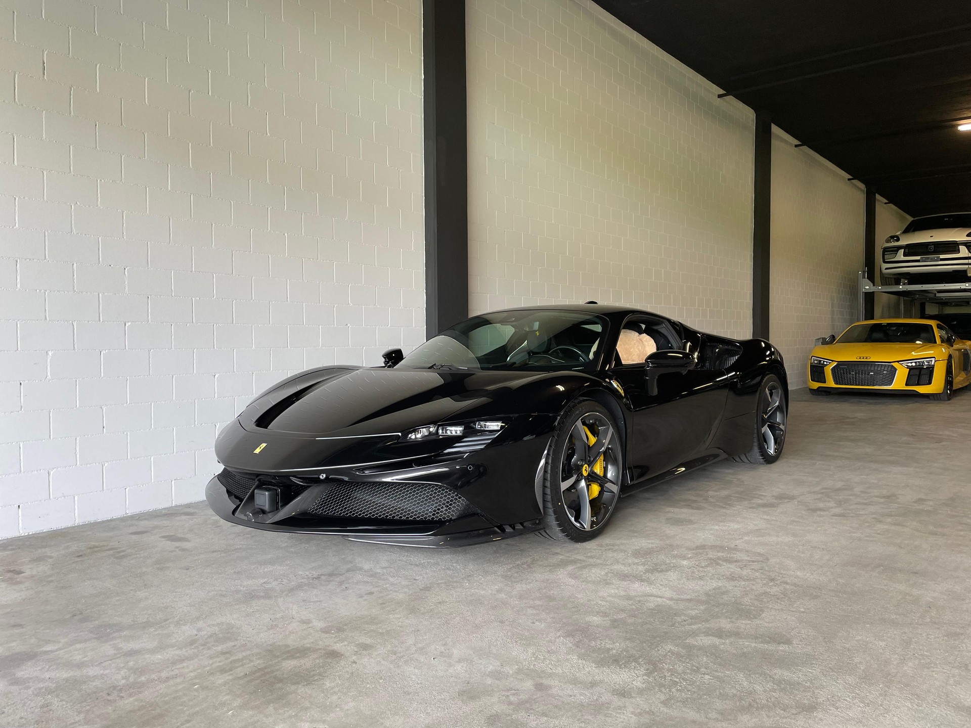 FERRARI SF90 Stradale Full Carbon-image-1