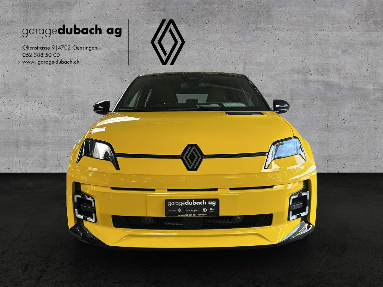 RENAULT R5 E-Tech Comfort Range iconic five-showroom-element-1