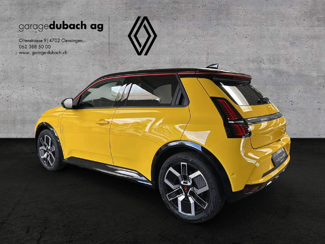 RENAULT R5 E-Tech Comfort Range iconic five-showroom-element-3