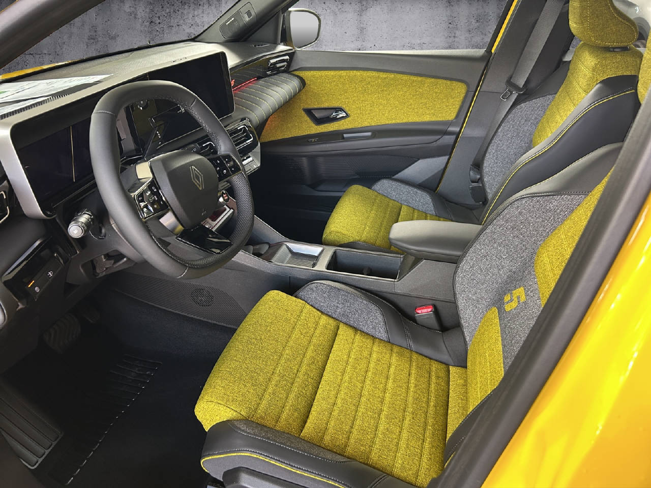 RENAULT R5 E-Tech Comfort Range iconic five-image-4
