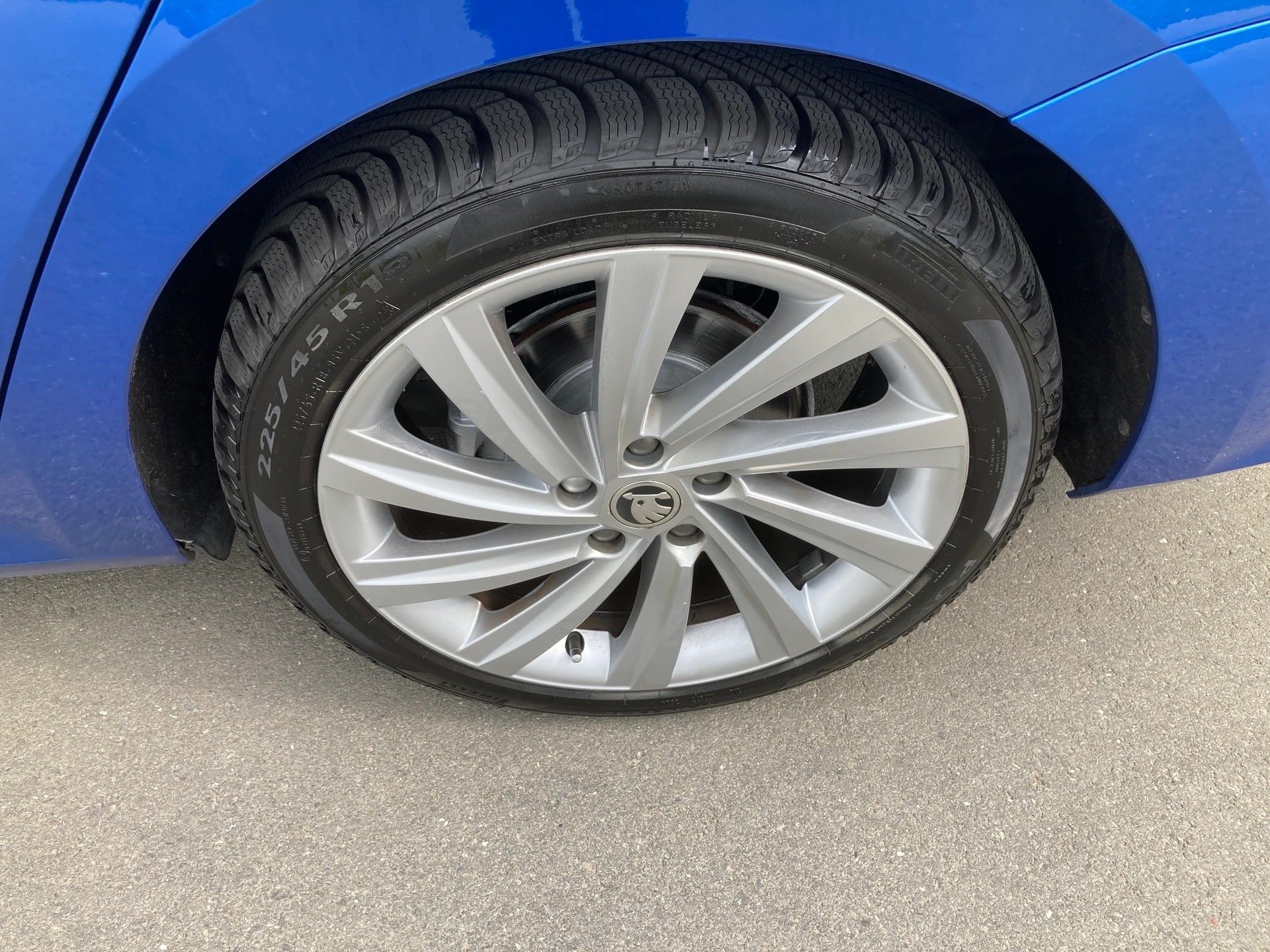 SKODA Octavia Combi 2.0 TDI DSG Style 4x4-image-6
