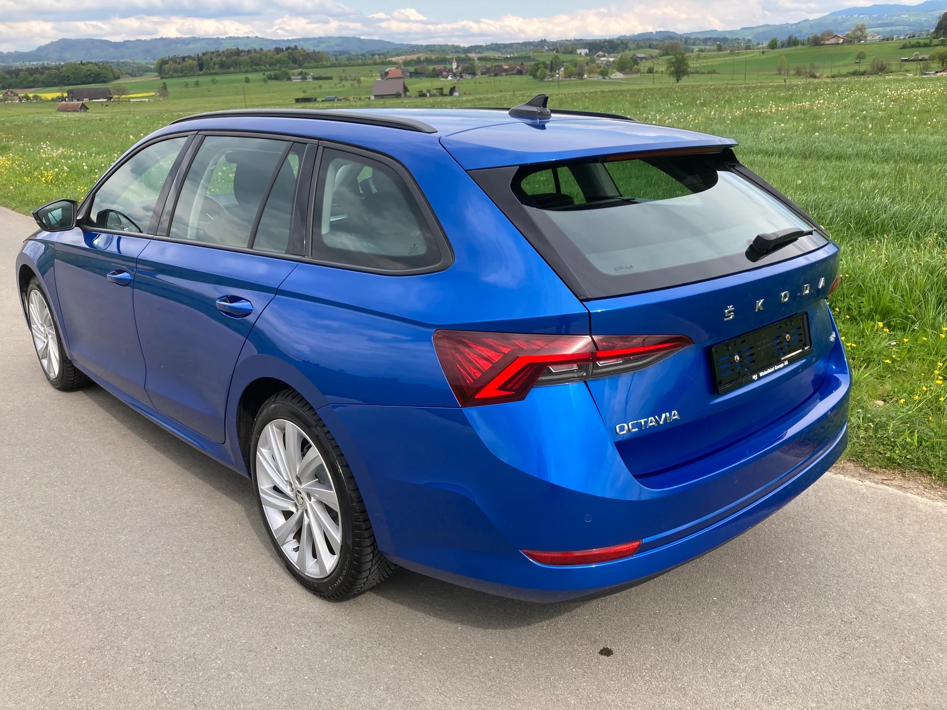 SKODA Octavia Combi 2.0 TDI DSG Style 4x4-image-3
