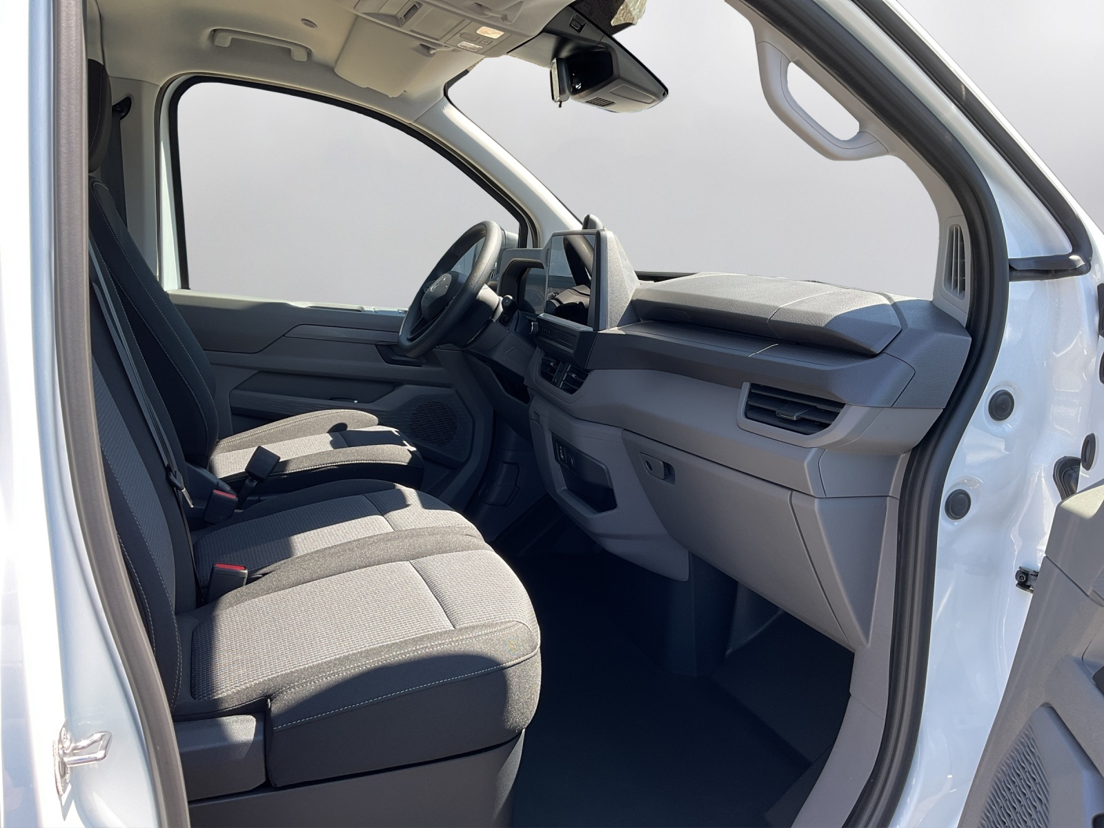 VW Transporter 2.0 TDI Automat-image-12