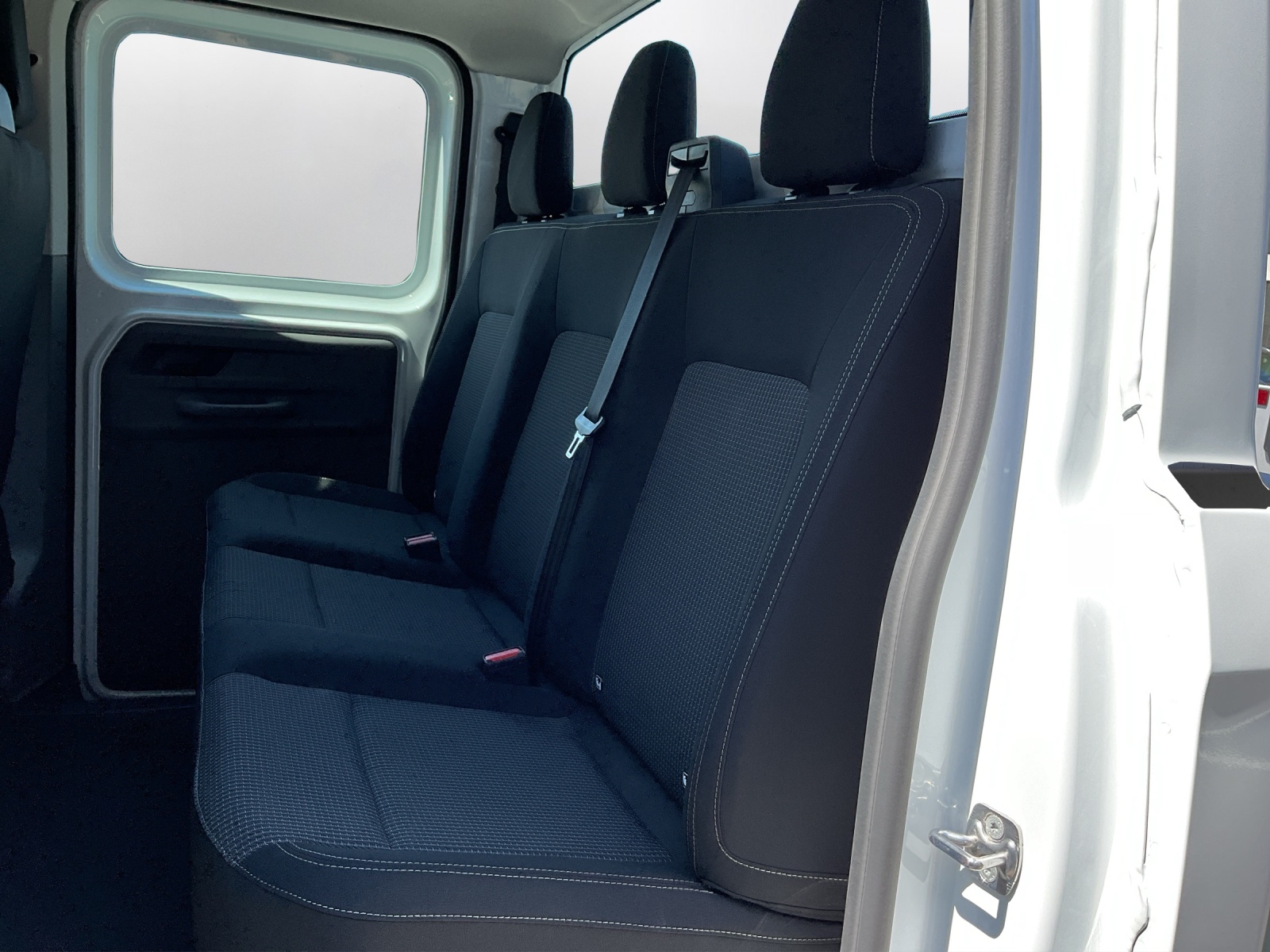 VW Transporter 2.0 TDI Automat-image-10