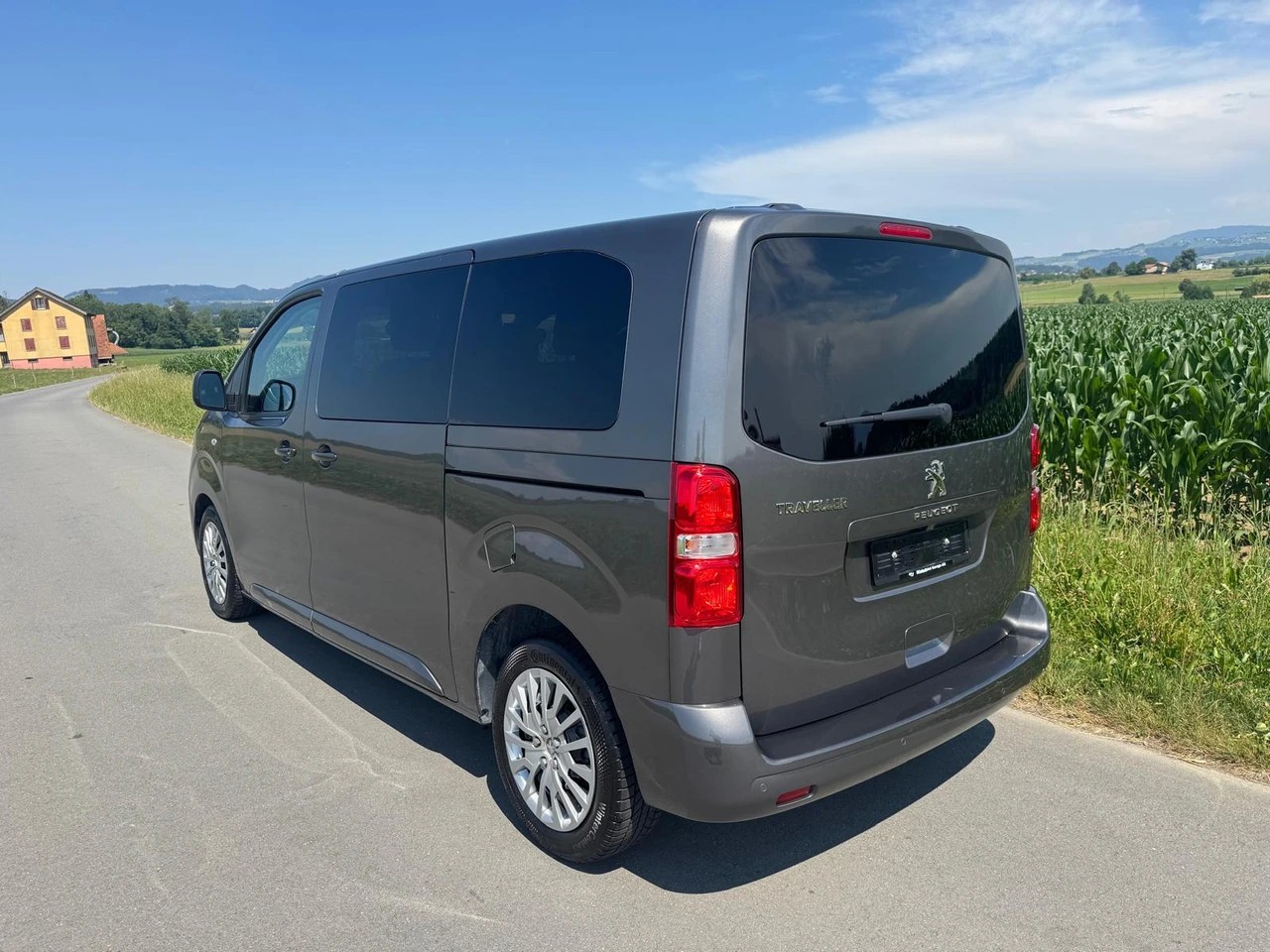 PEUGEOT Traveller 2.0 BlueHDi Business Standard EAT8 9 Plätzer-image-3