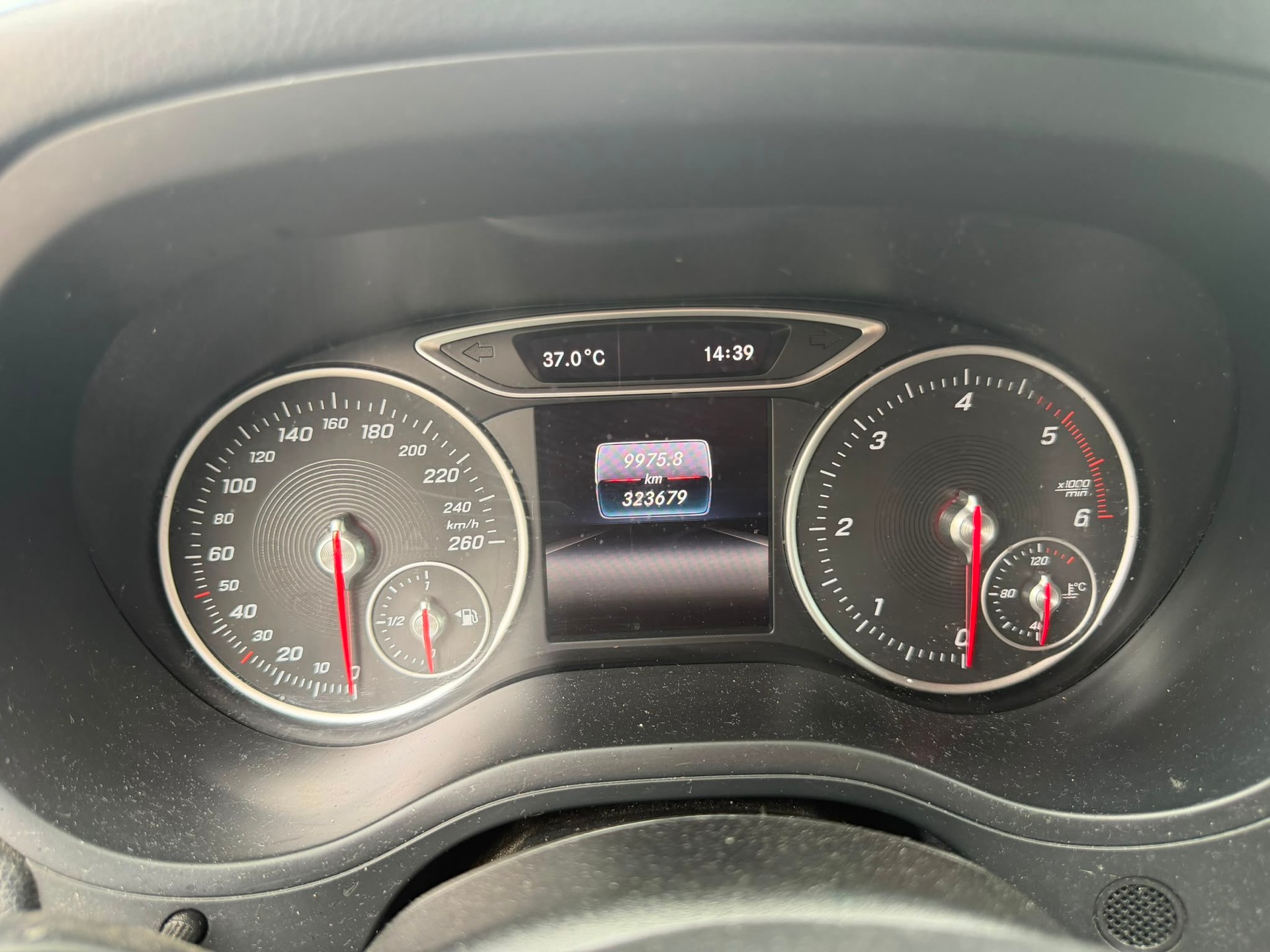 MERCEDES-BENZ B 200 CDI Style-image-11