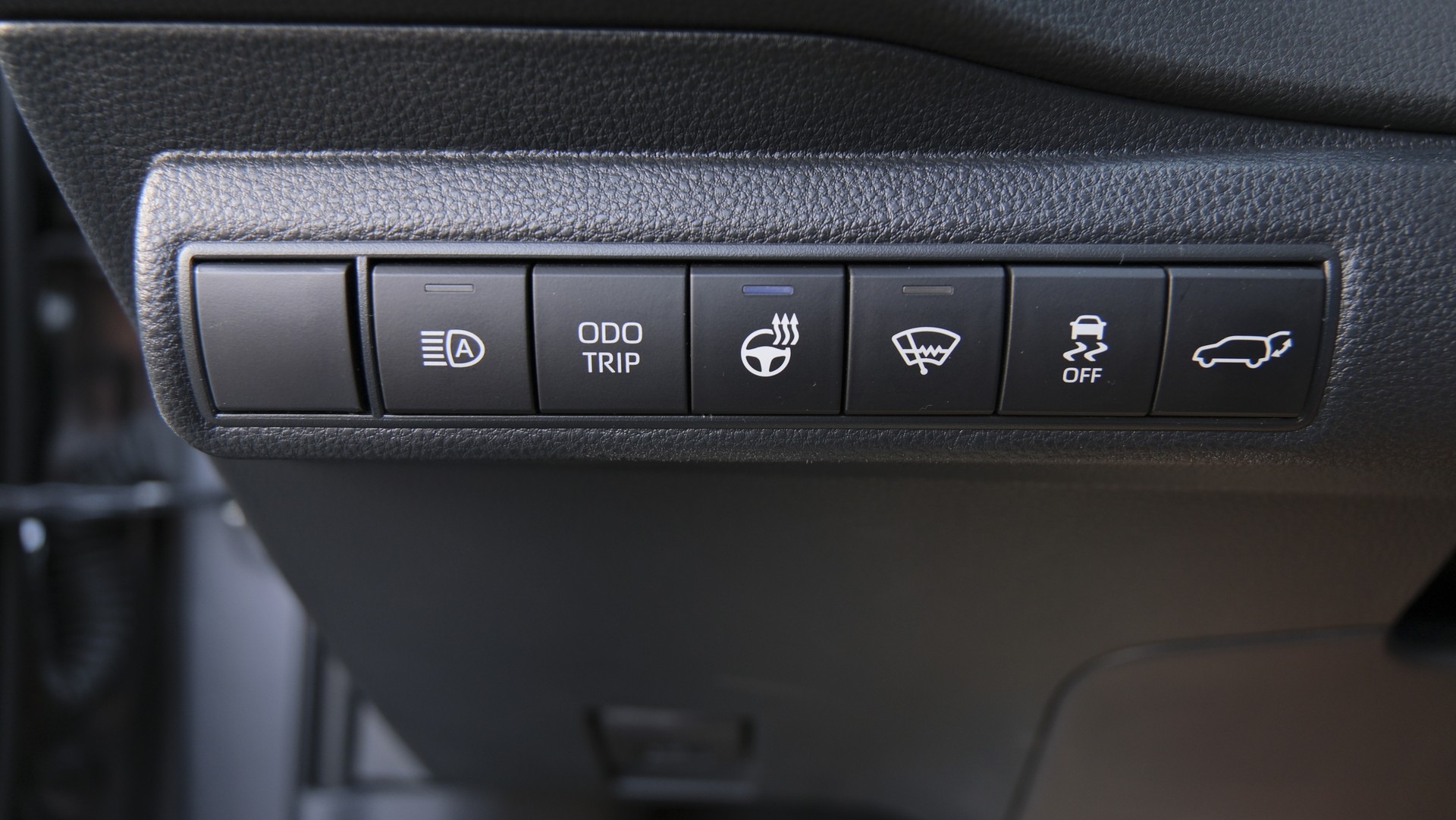 TOYOTA Corolla Touring Sports 2.0 HSD Premium e-CVT-image-17