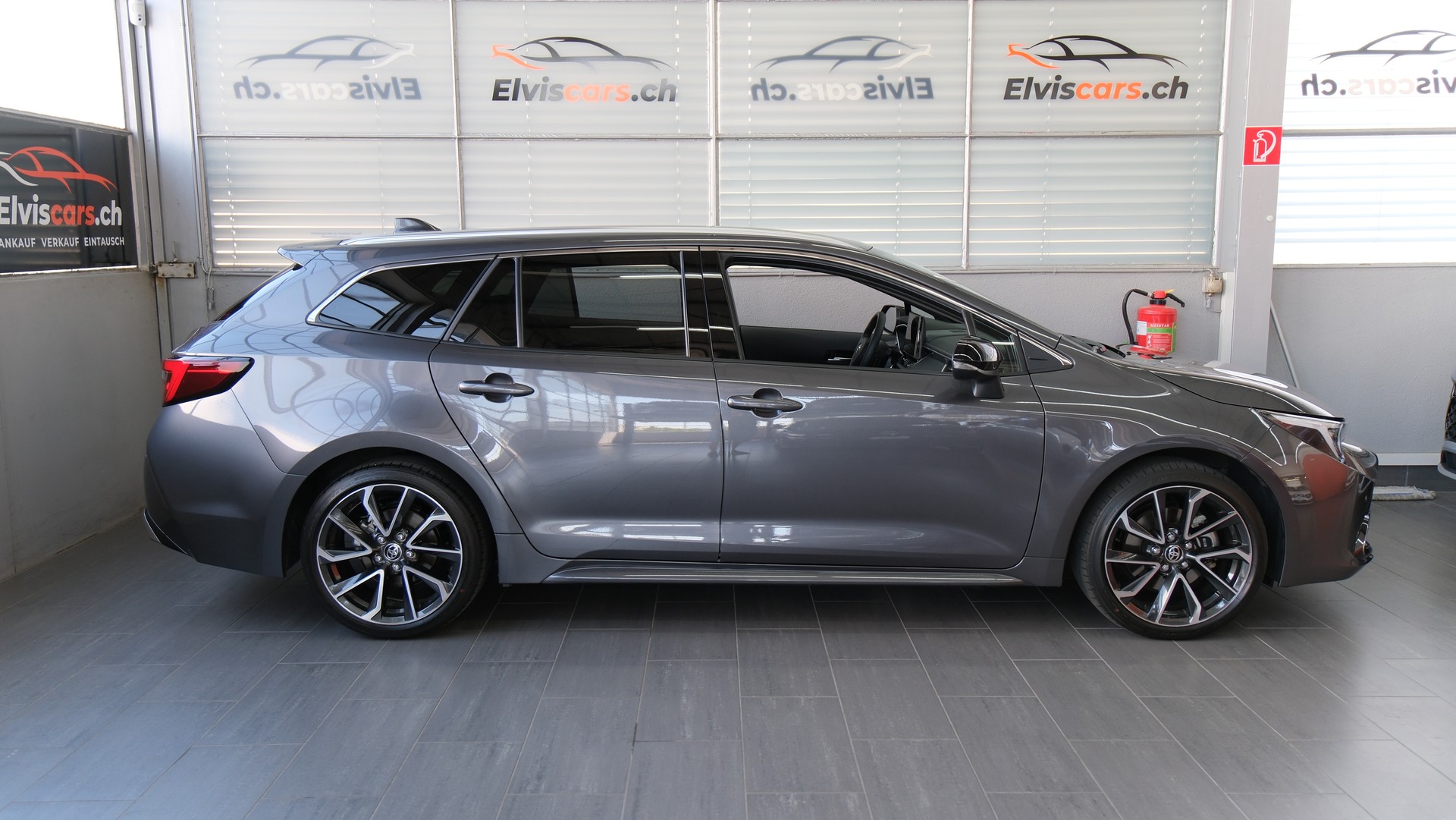 TOYOTA Corolla Touring Sports 2.0 HSD Premium e-CVT-image-29