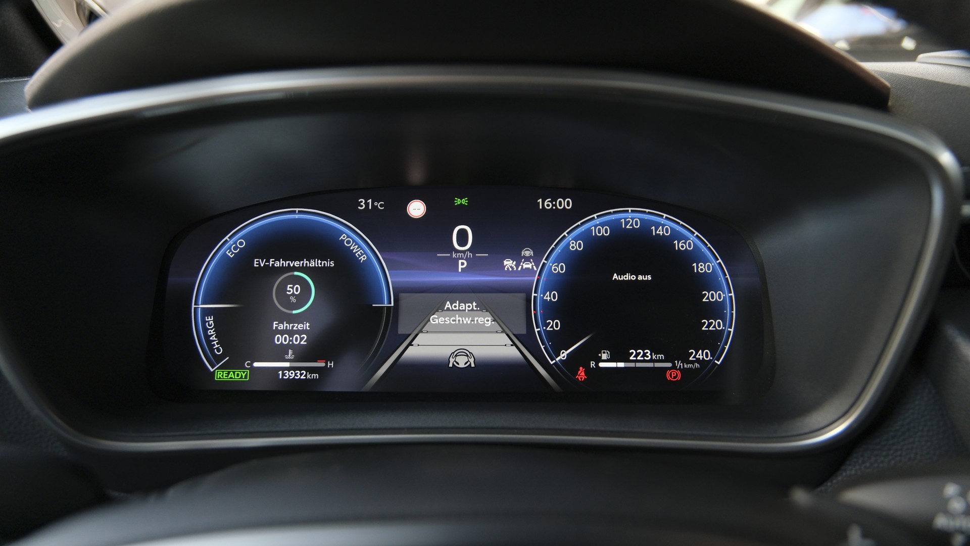 TOYOTA Corolla Touring Sports 2.0 HSD Premium e-CVT-image-19