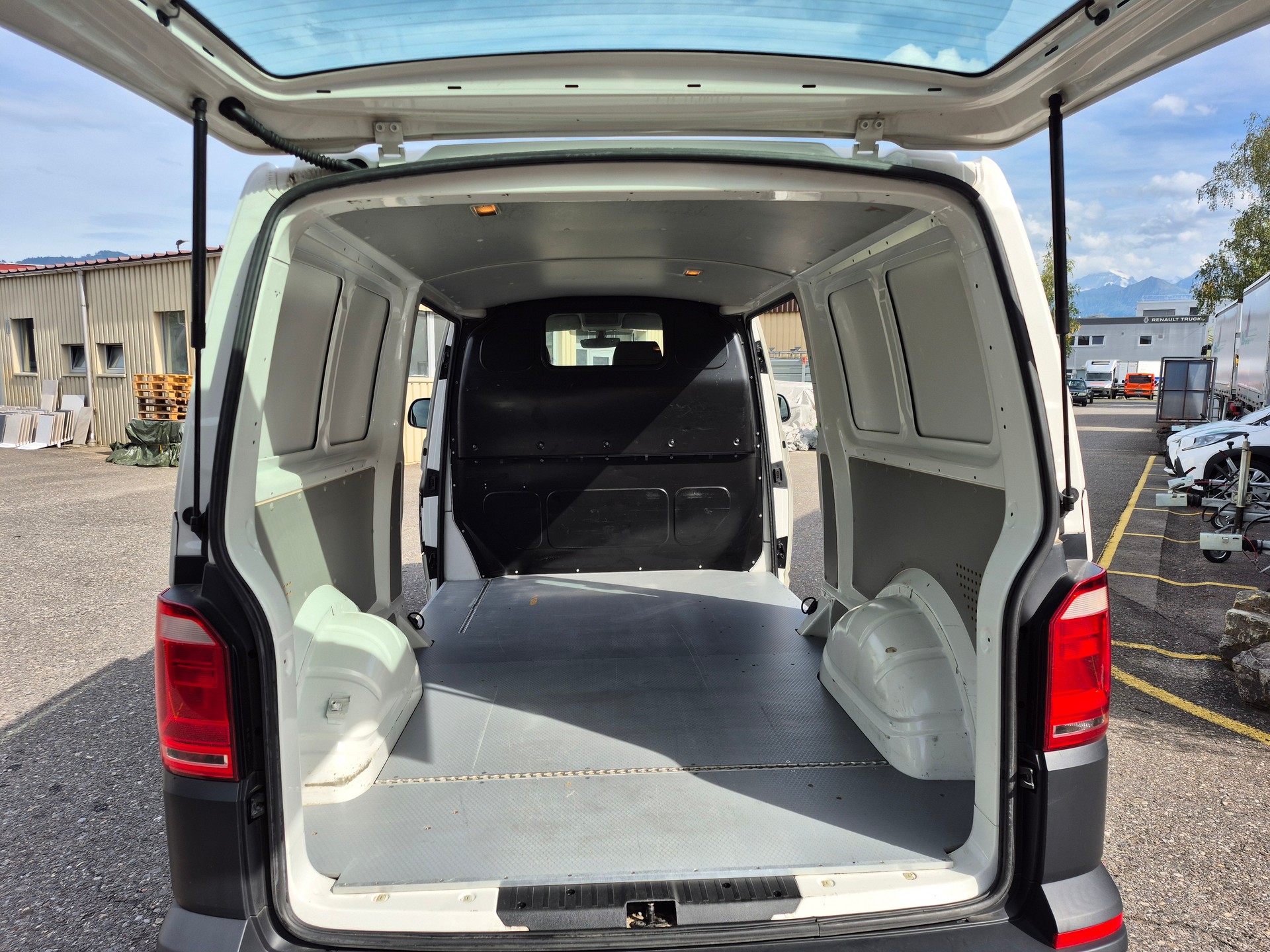 VW T6 2.0 TDI 4Motion-image-10