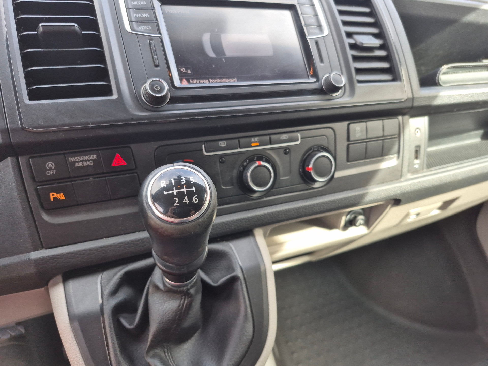 VW T6 2.0 TDI 4Motion-image-17