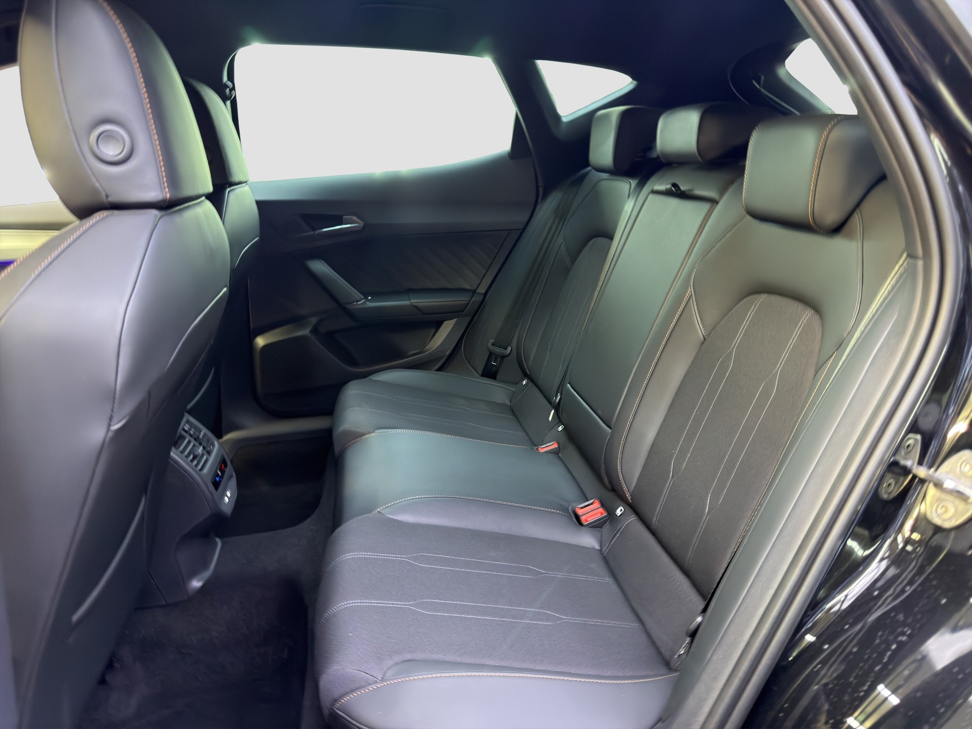 CUPRA Formentor 1.5 TSI DSG-image-11
