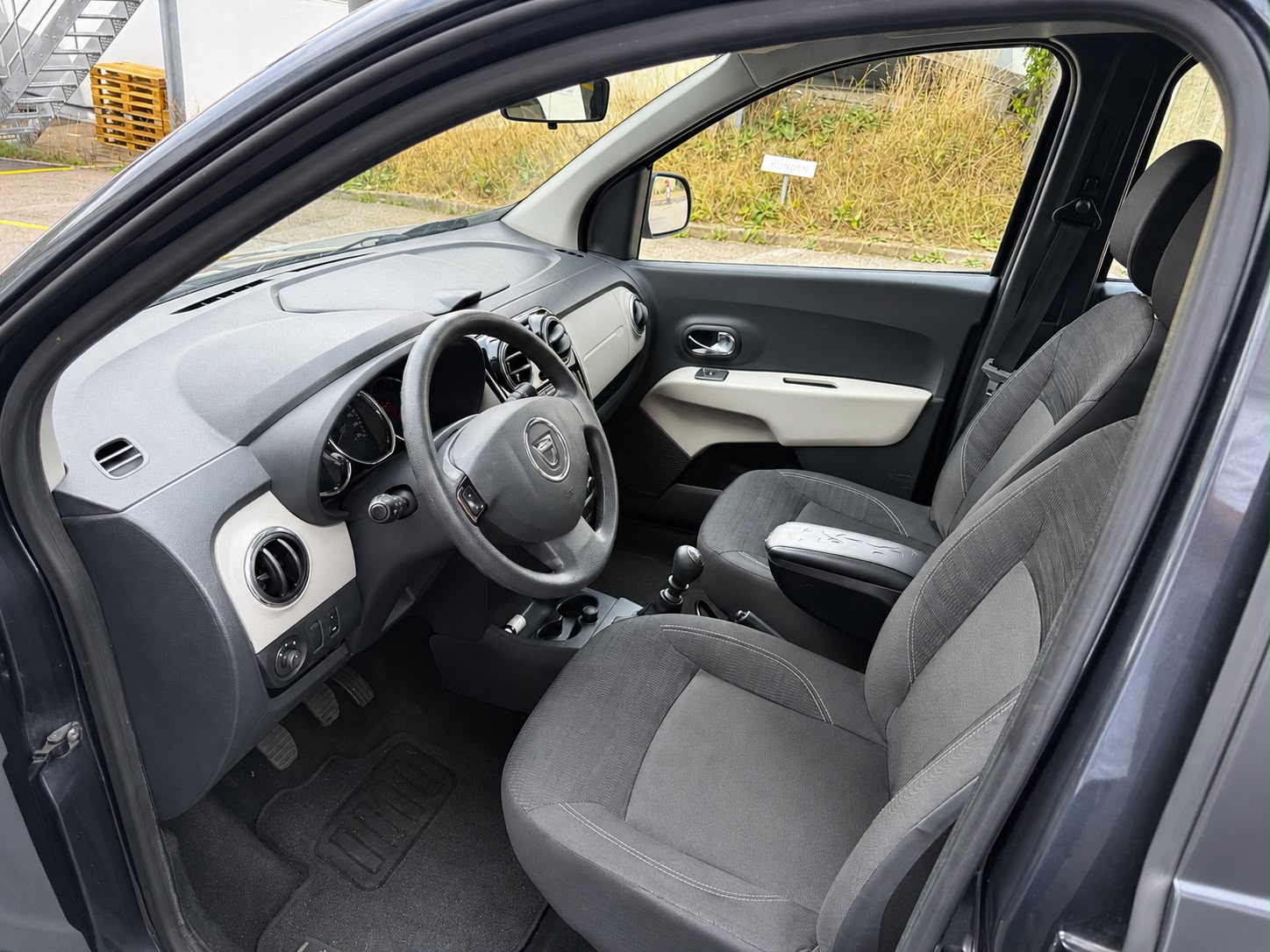 DACIA Lodgy 1.5 dCi Lauréate 7PL-image-11
