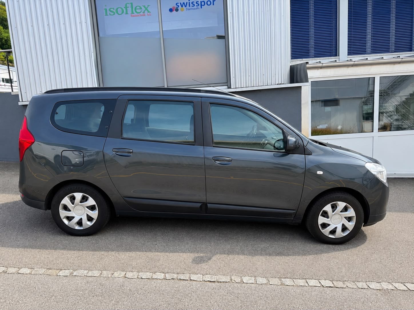 DACIA Lodgy 1.5 dCi Lauréate 7PL-image-4