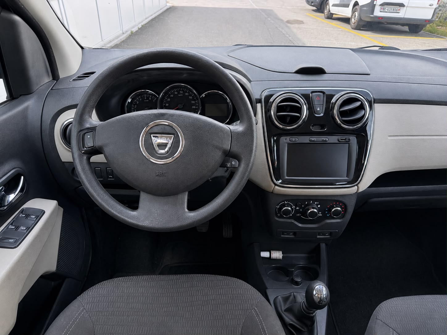DACIA Lodgy 1.5 dCi Lauréate 7PL-image-8
