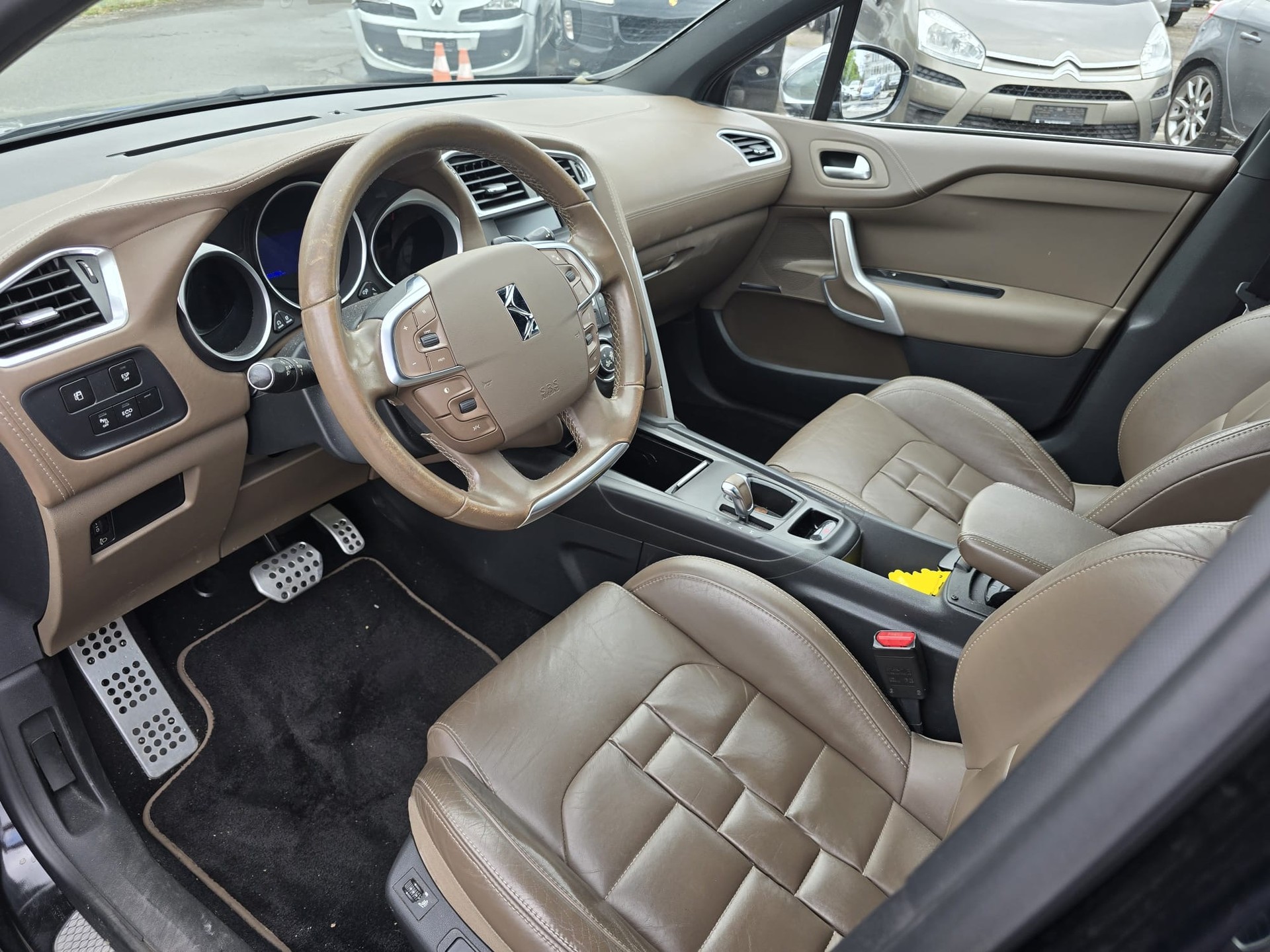 DS AUTOMOBILES DS4 1.6 e-HDi SO Chic EGS6-image-8