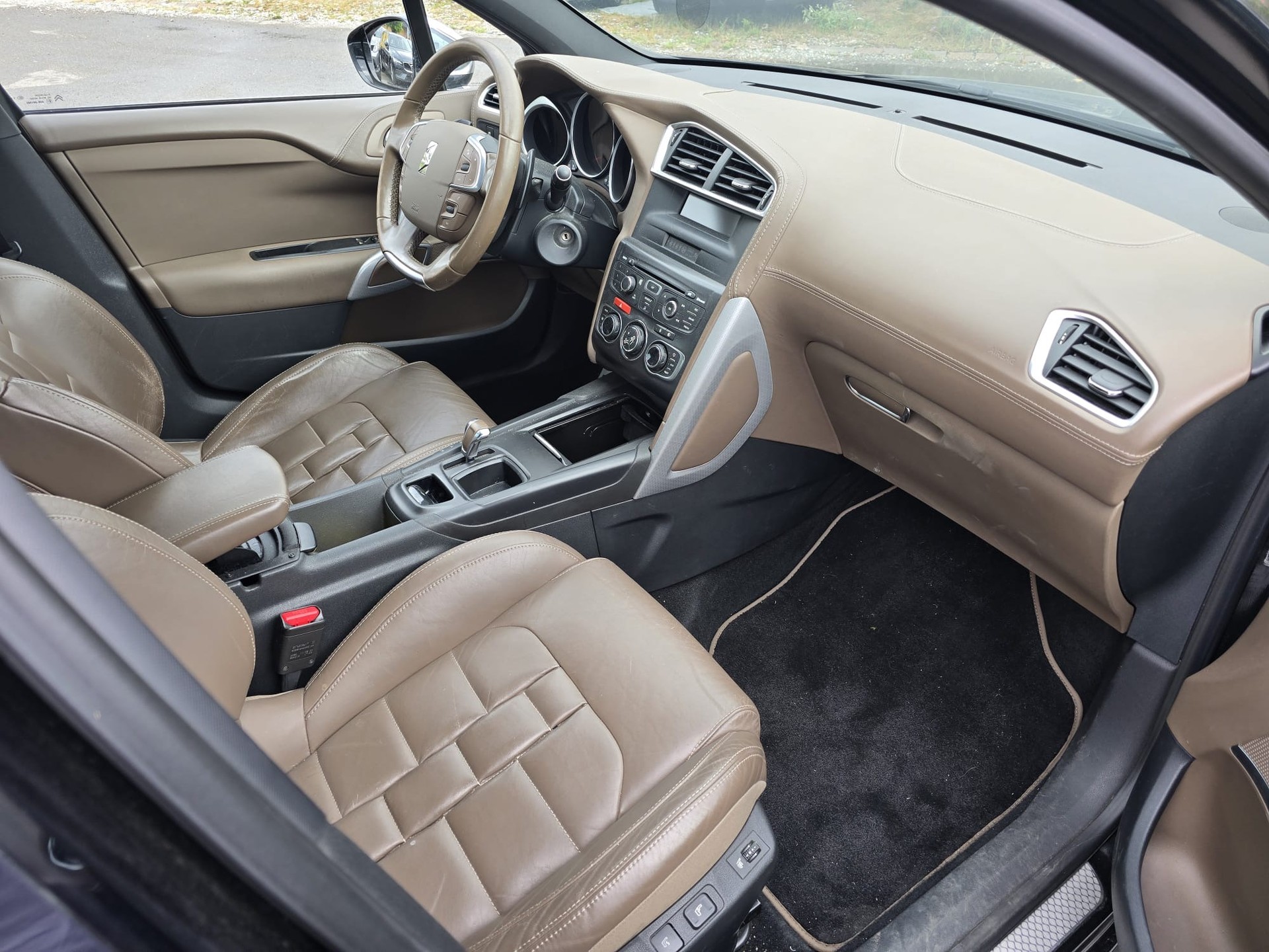 DS AUTOMOBILES DS4 1.6 e-HDi SO Chic EGS6-image-14