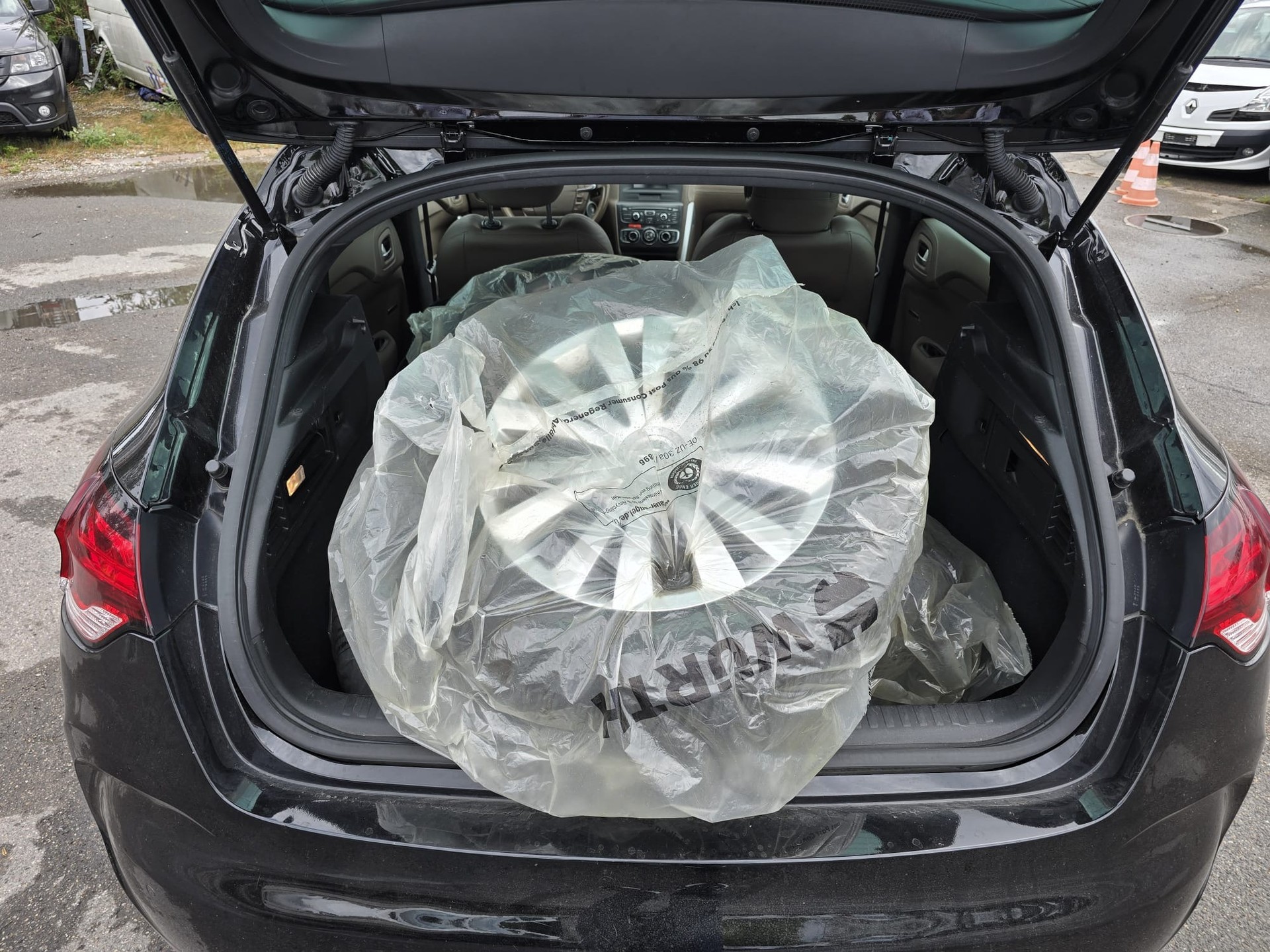 DS AUTOMOBILES DS4 1.6 e-HDi SO Chic EGS6-image-12