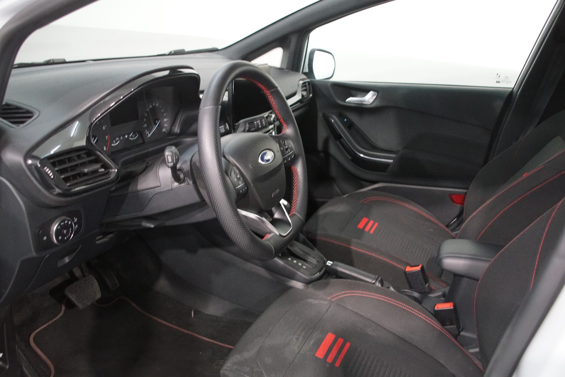 FORD Fiesta 1.0 SCTi MHEV ST Line Automat-image-9