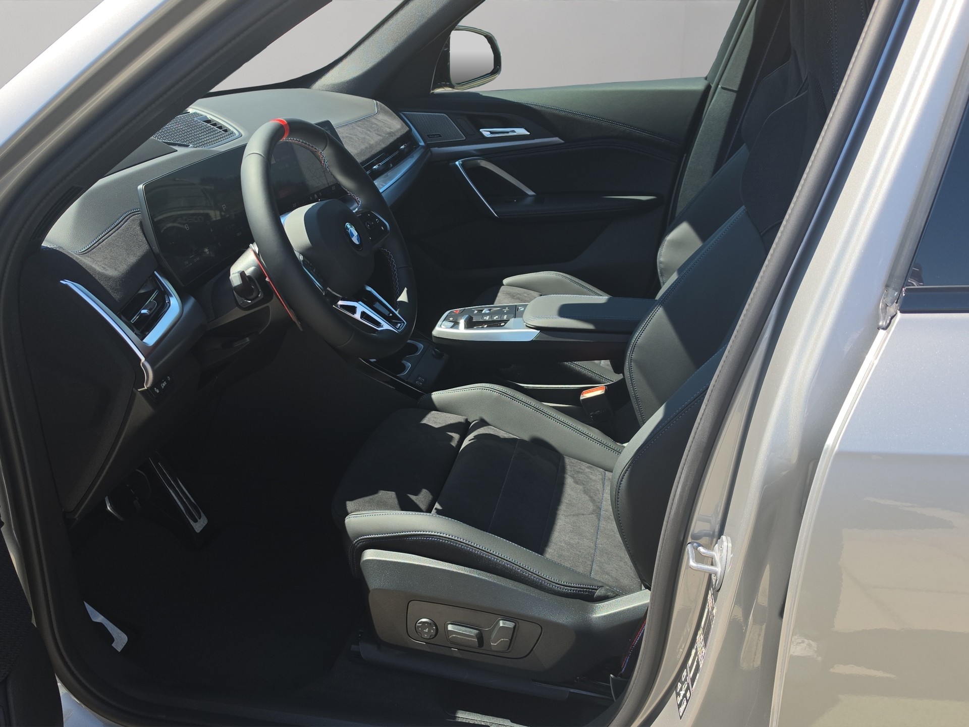 BMW X1 xDrive M35i-image-10