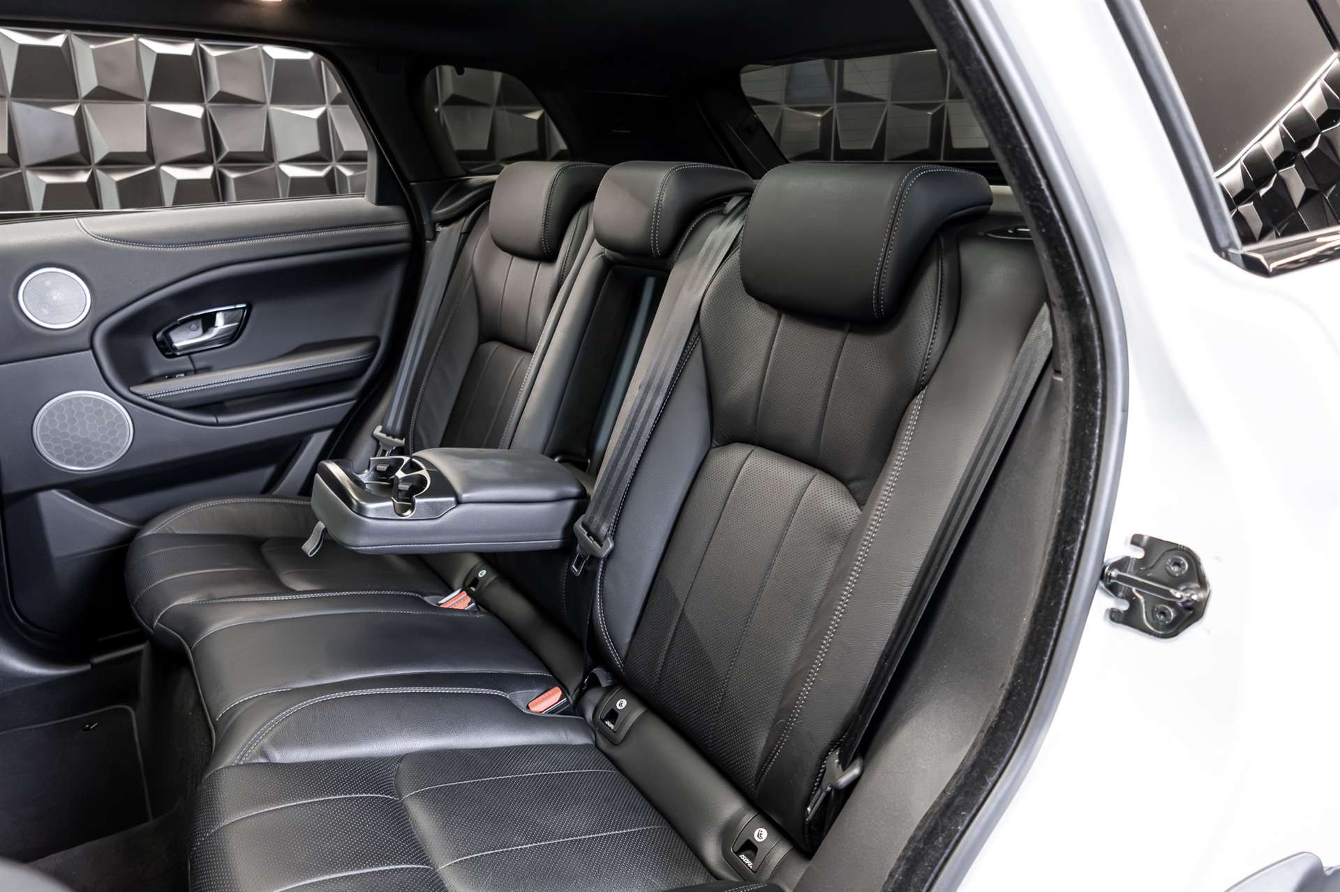 LAND ROVER Range Rover Evoque 2.0 TD4 Landmark AT9-image-25